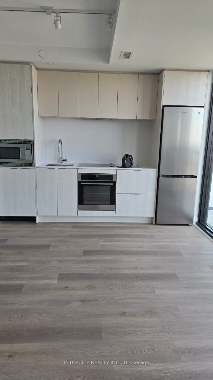 3009 Novar Road 1615, Mississauga, ON L5B 0P9 photo 3