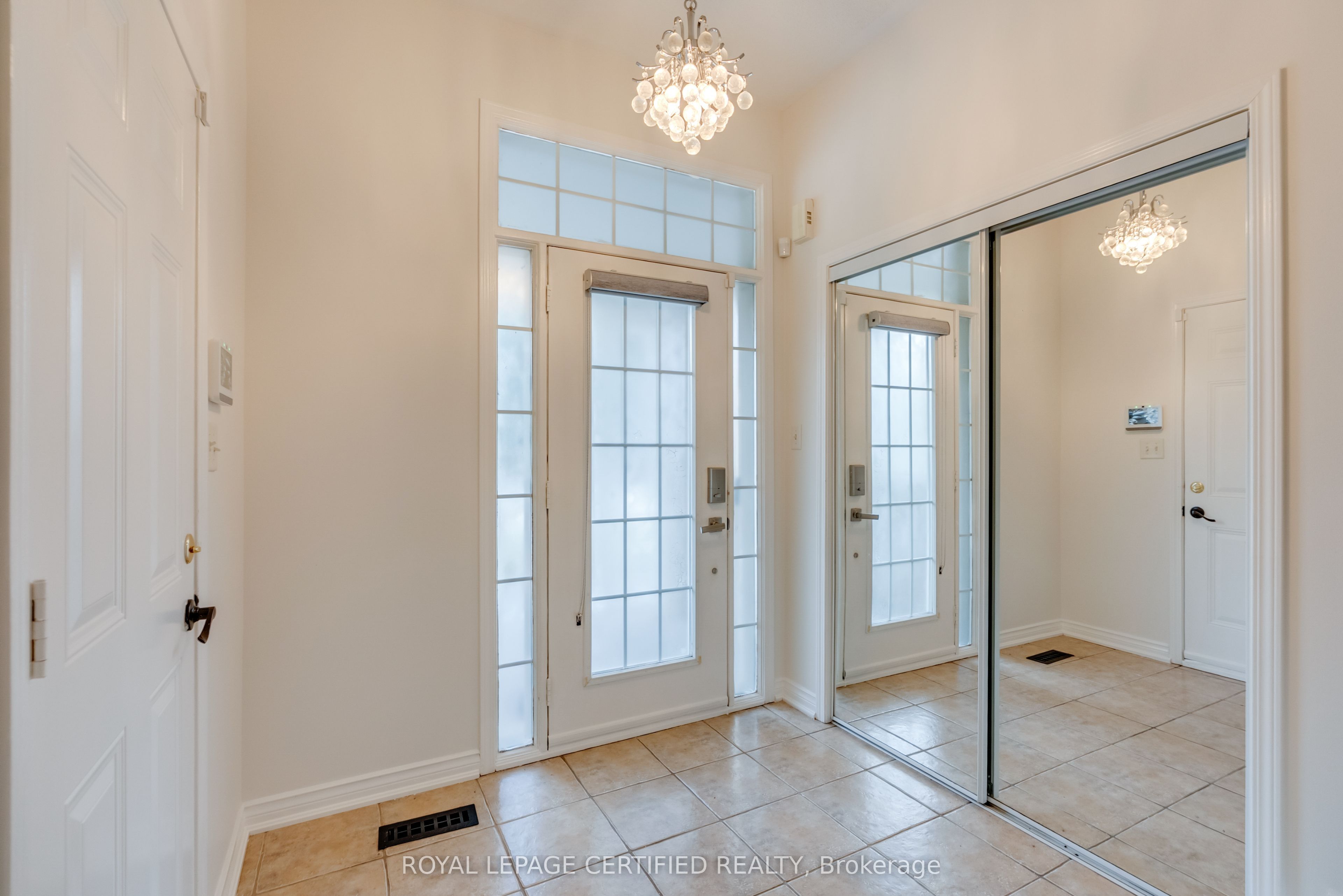 3053 Ferguson Drive, Burlington, ON L7M 0G5 photo 4