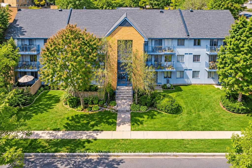 65 Trailwood Drive 233, Mississauga, ON L4Z 3L1