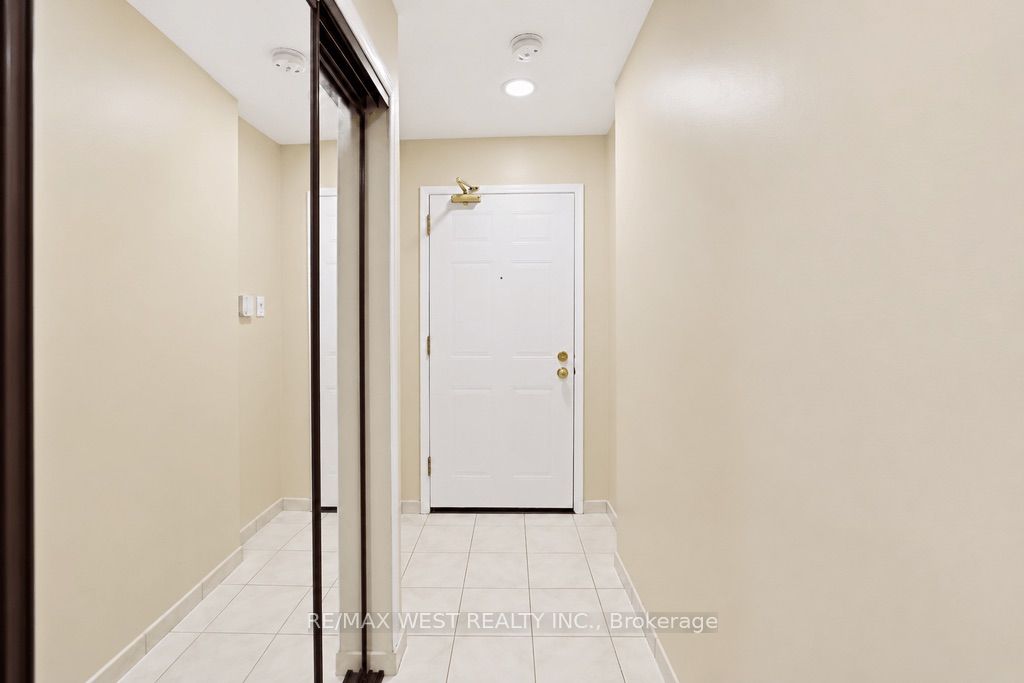 65 Trailwood Drive 233, Mississauga, ON L4Z 3L1 photo 2
