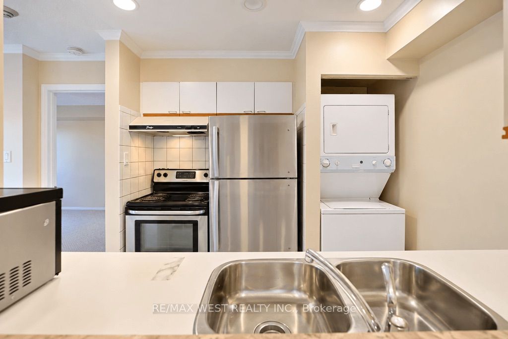65 Trailwood Drive 233, Mississauga, ON L4Z 3L1 photo 4