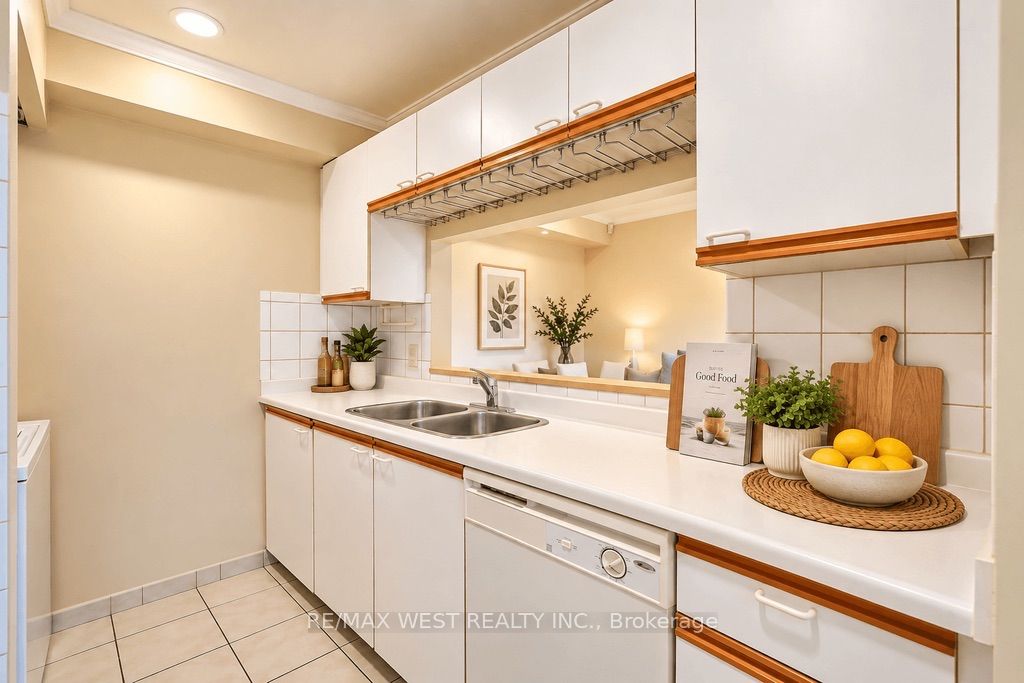 65 Trailwood Drive 233, Mississauga, ON L4Z 3L1 photo 5