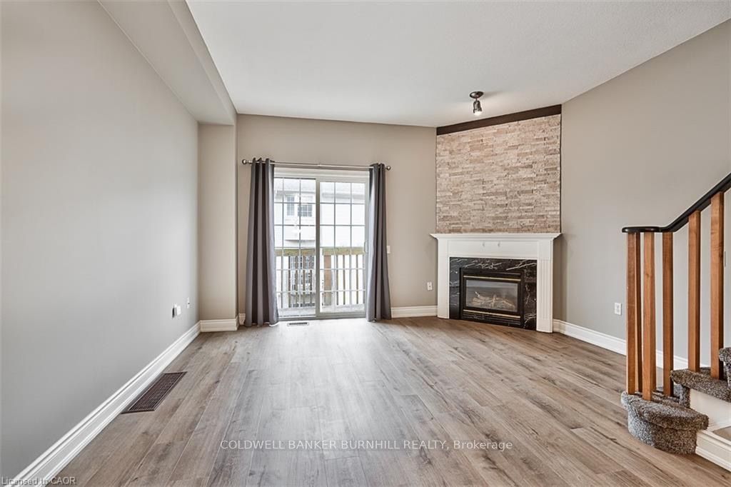 5080 Fairview Street 5, Burlington, ON L7L 7E9 photo 2
