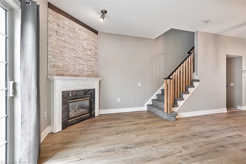 5080 Fairview Street 5, Burlington, ON L7L 7E9 photo 3