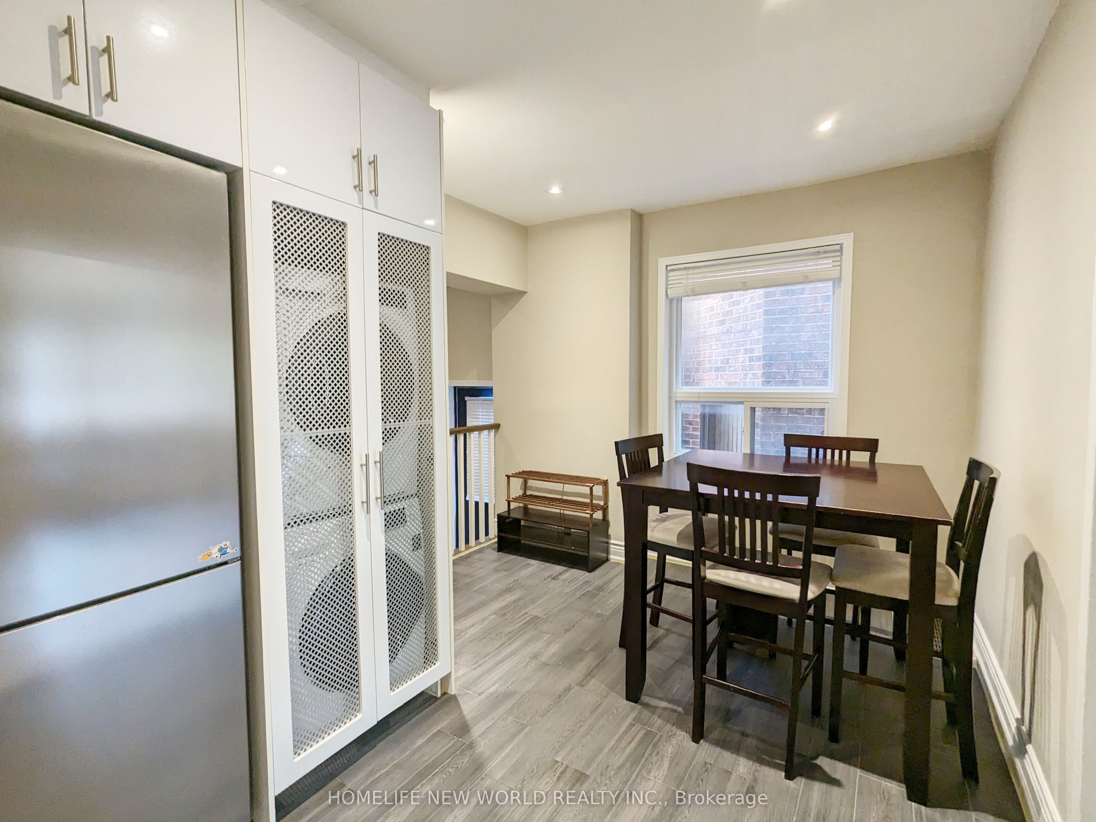 68 Garnet Avenue Ground, Toronto, ON M6G 1V7 photo 4
