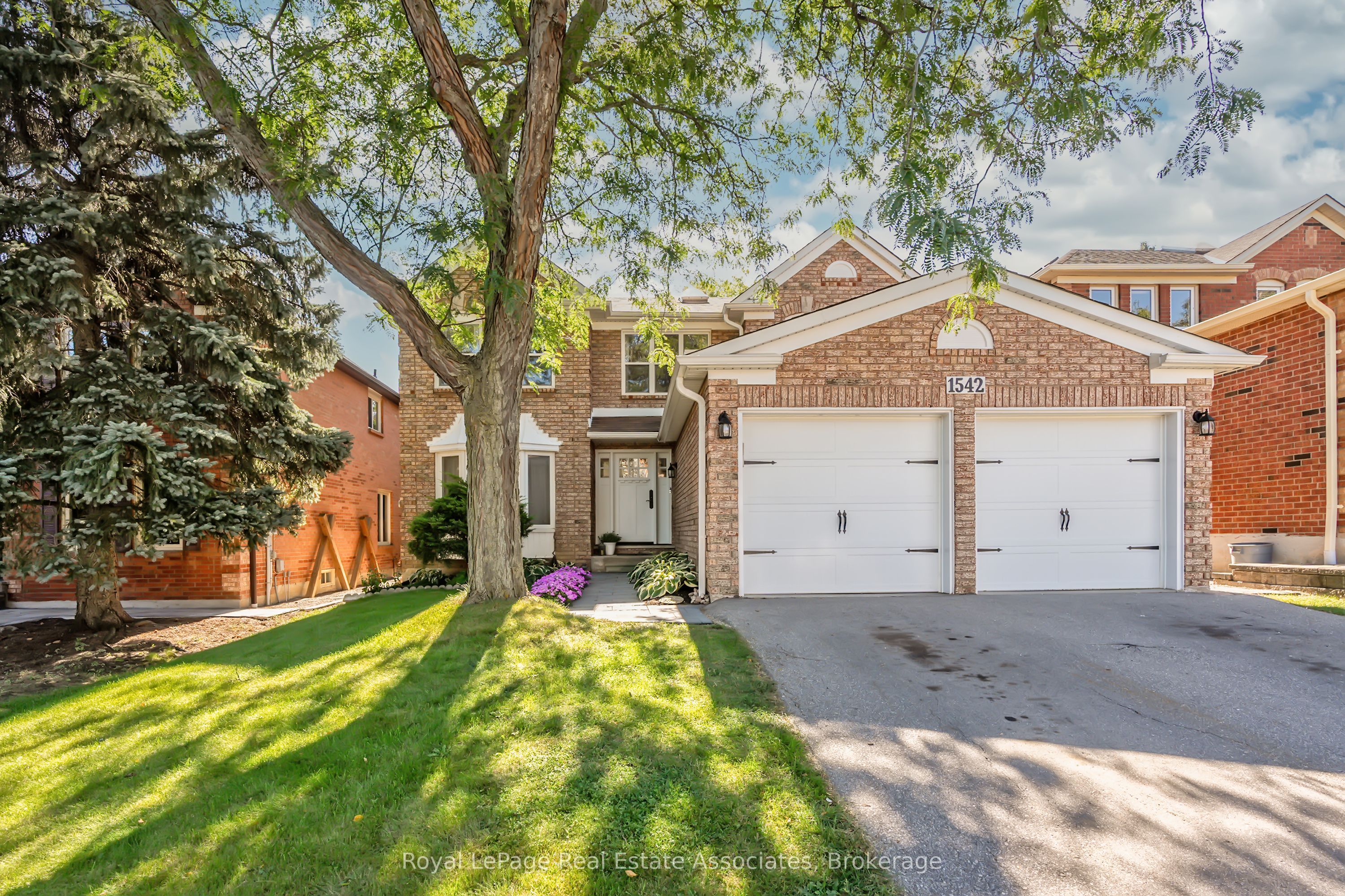 1542 Hollywell Avenue, Mississauga, ON L5N 4P5 photo 2