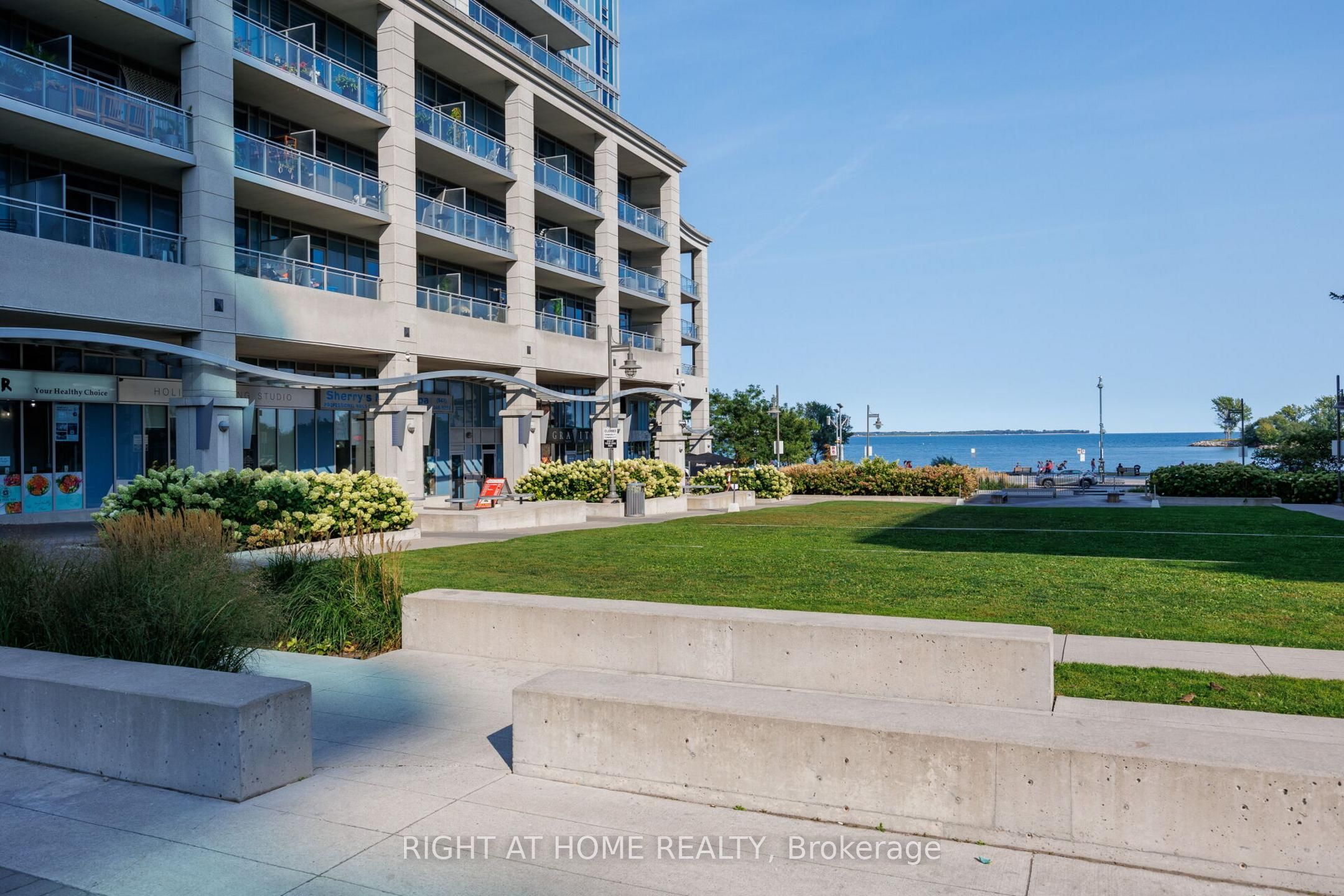 2119 Lake Shore Boulevard W 217, Toronto, ON M8V 4E8 photo 2