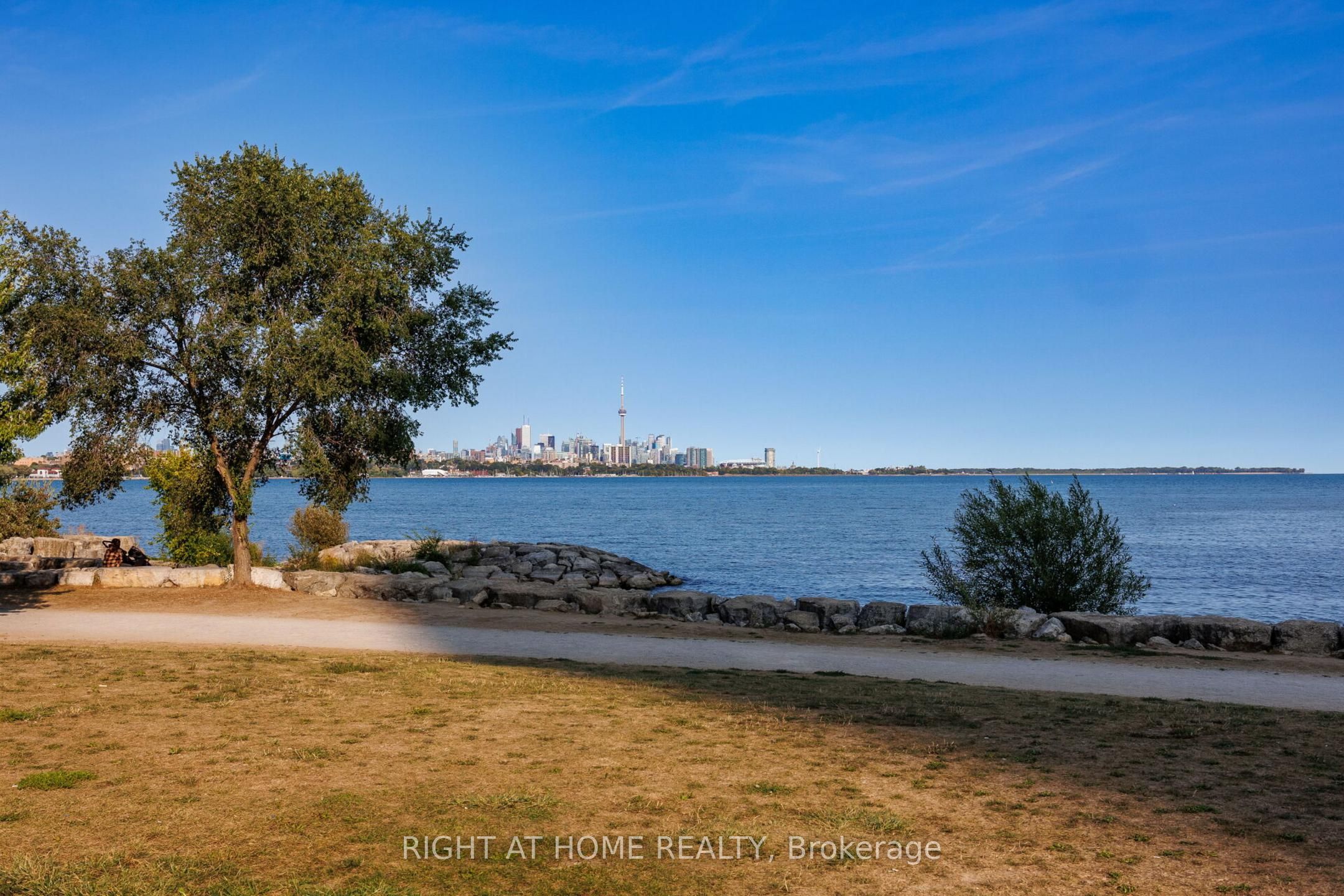 2119 Lake Shore Boulevard W 217, Toronto, ON M8V 4E8 photo 3