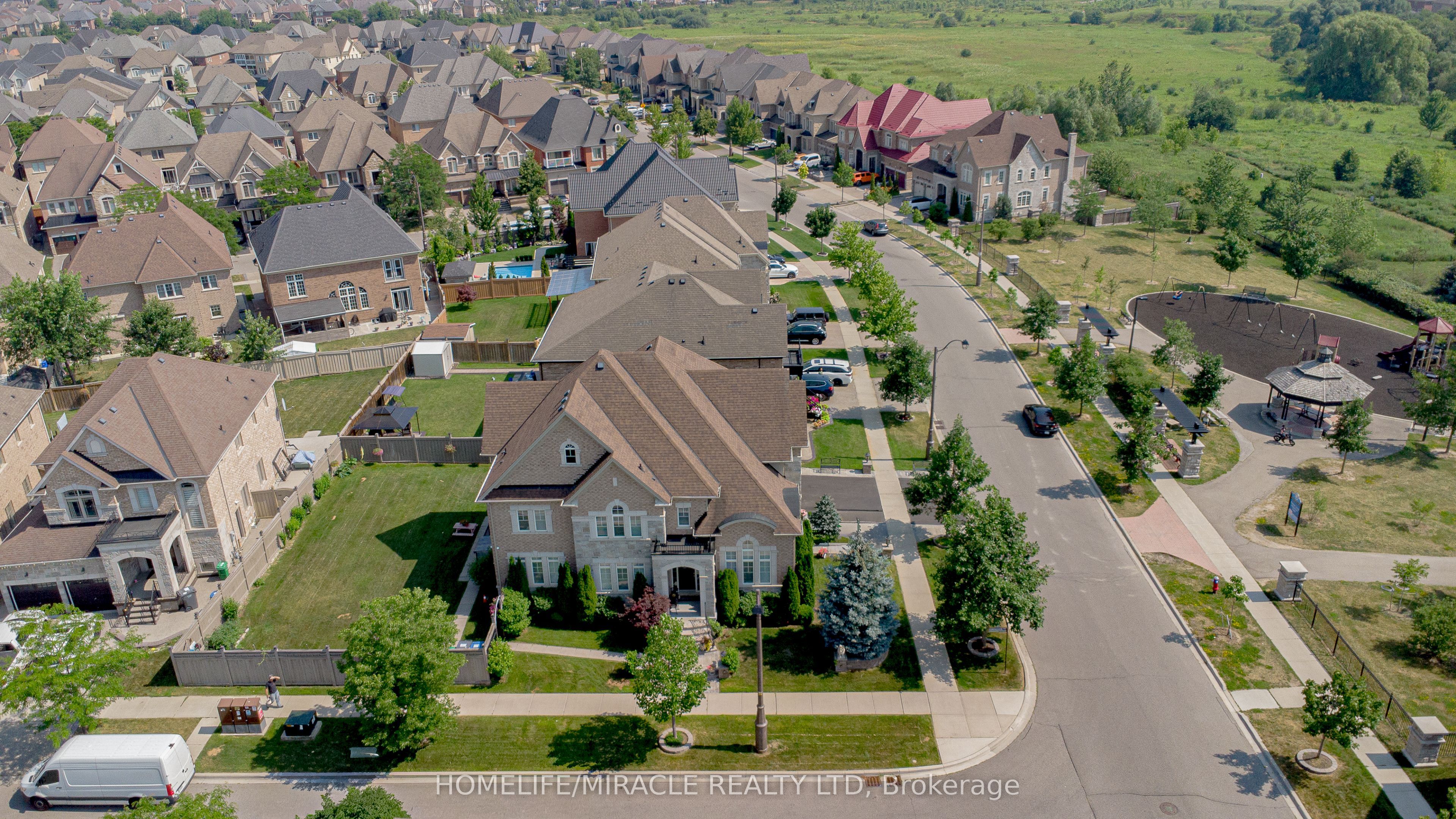 37 Degrey Drive, Brampton, ON L6P 3X5