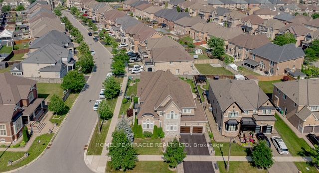 37 Degrey Drive, Brampton, ON L6P 3X5 photo 3