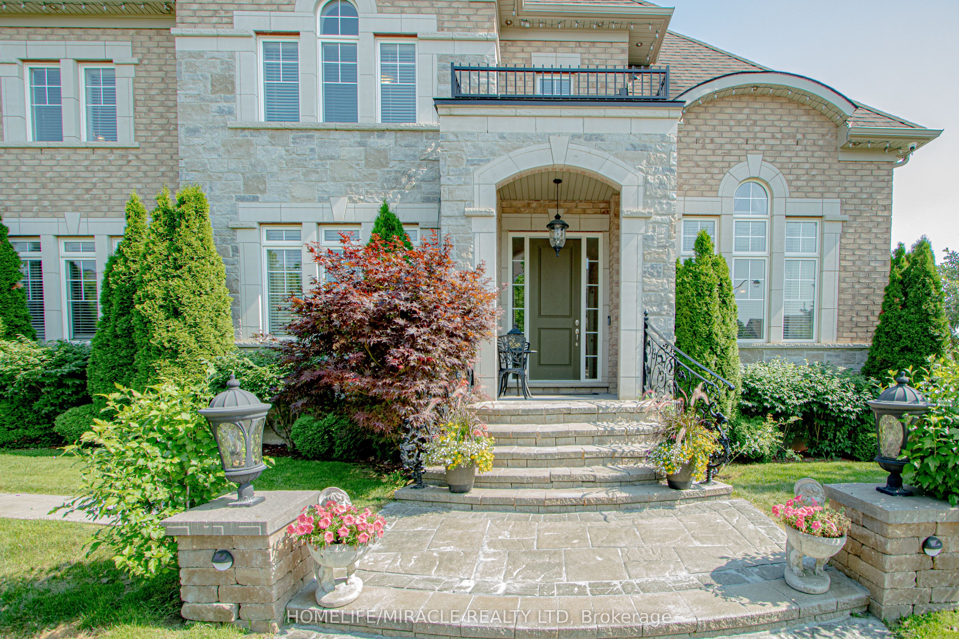 37 Degrey Drive, Brampton, ON L6P 3X5 photo 4