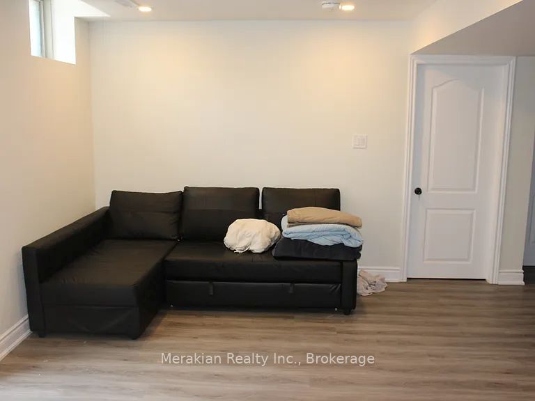 48 Mediterranean Crescent, Brampton, ON L6Y 0T3 photo 3
