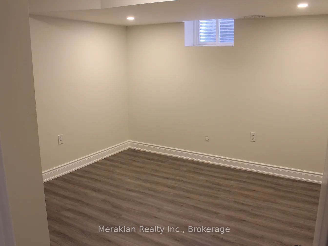48 Mediterranean Crescent, Brampton, ON L6Y 0T3 photo 4