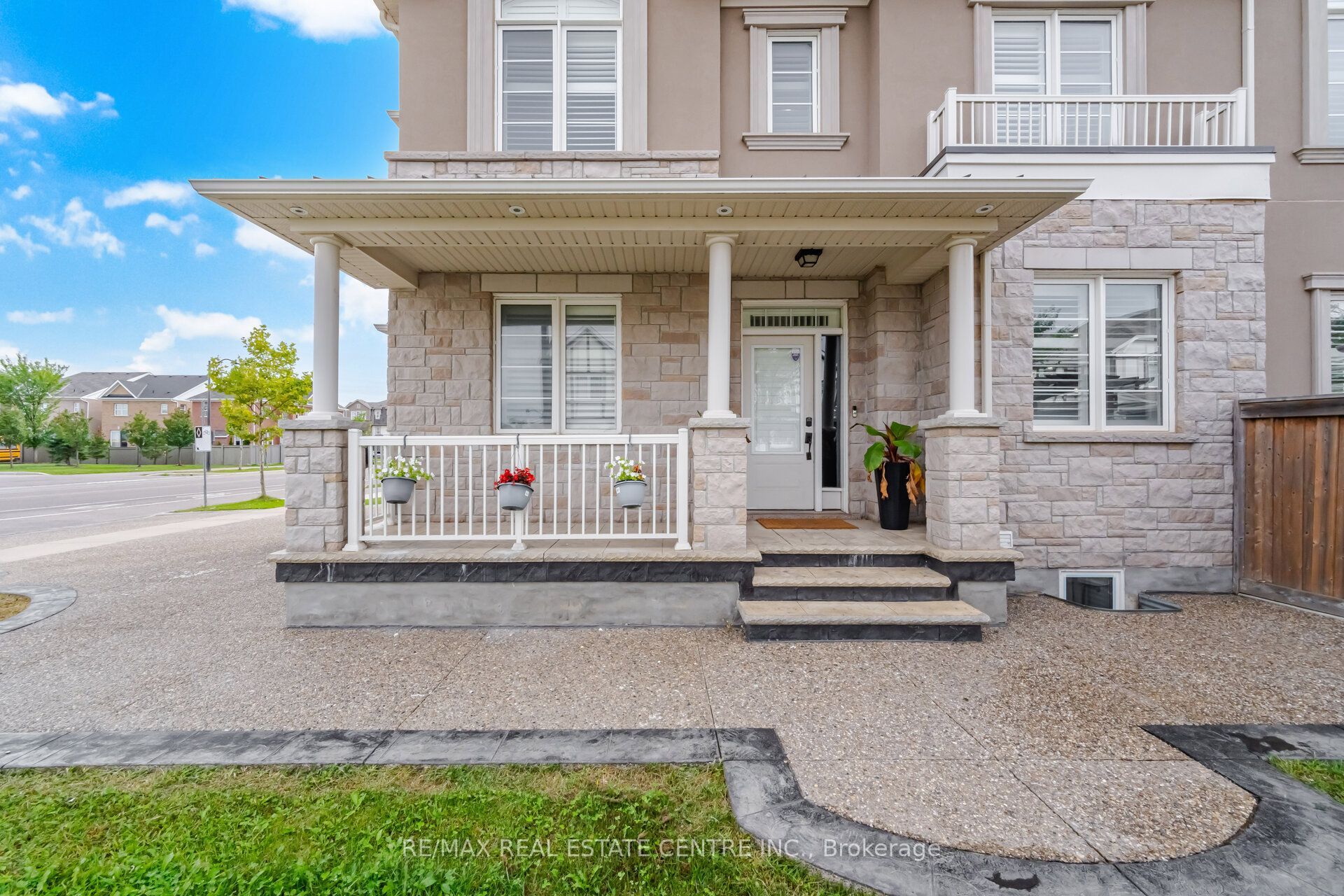 153 Whitlock Avenue, Milton, ON L9E 1G1 photo 3
