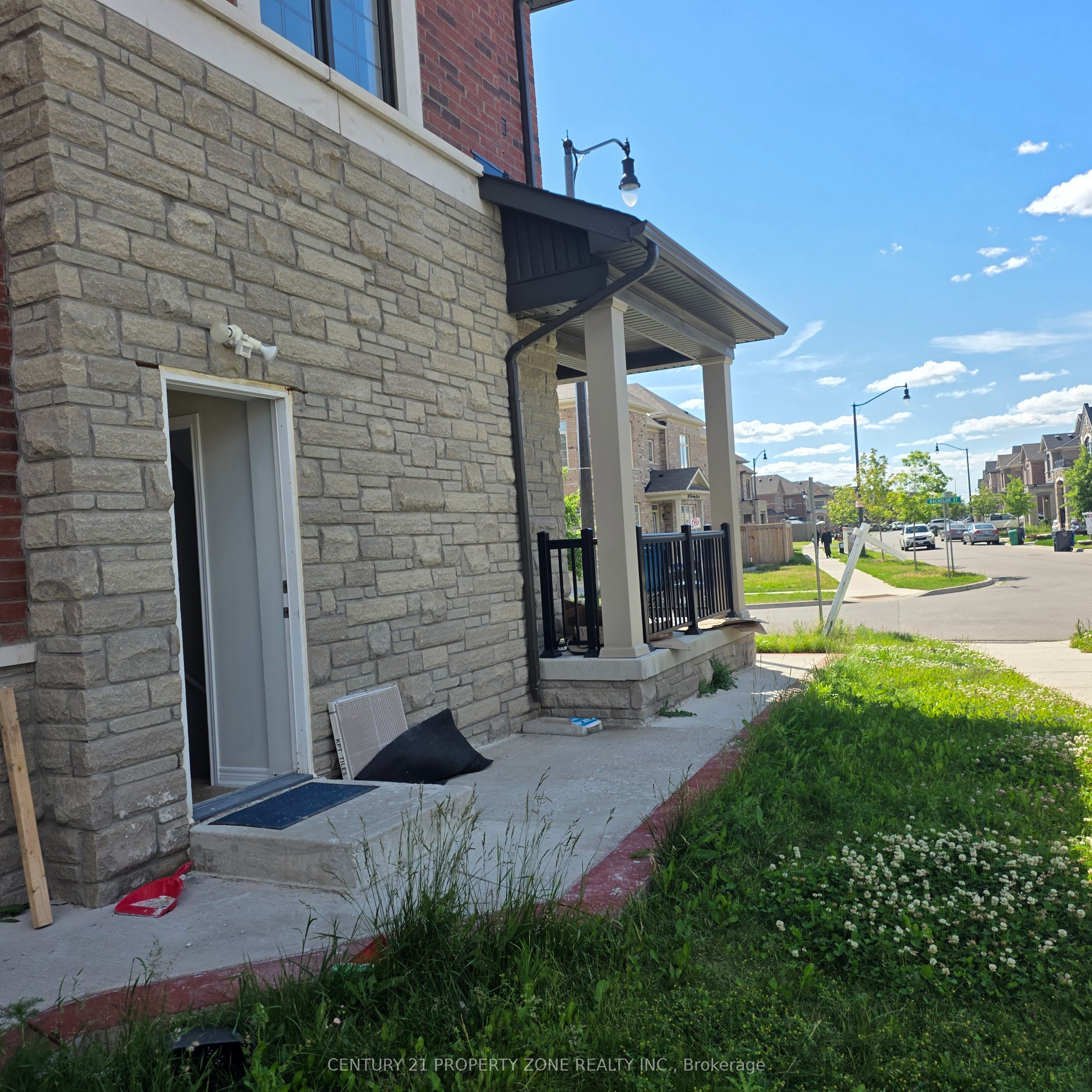 2 Bachelor Street, Brampton, ON L7A 5B1 photo 2