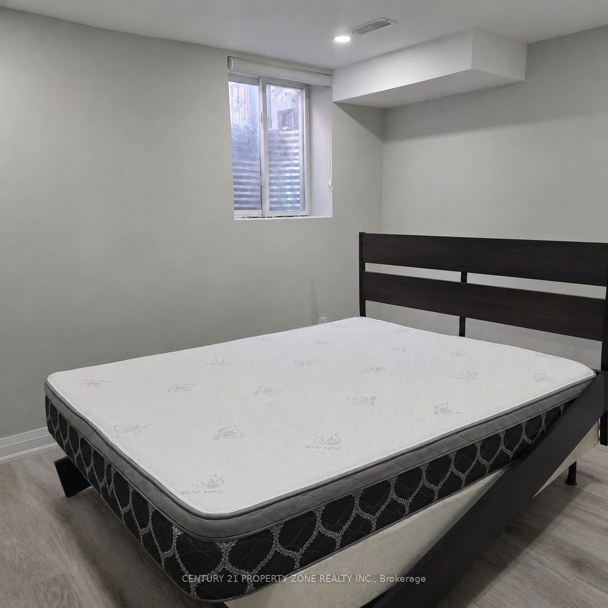 2 Bachelor Street, Brampton, ON L7A 5B1 photo 5