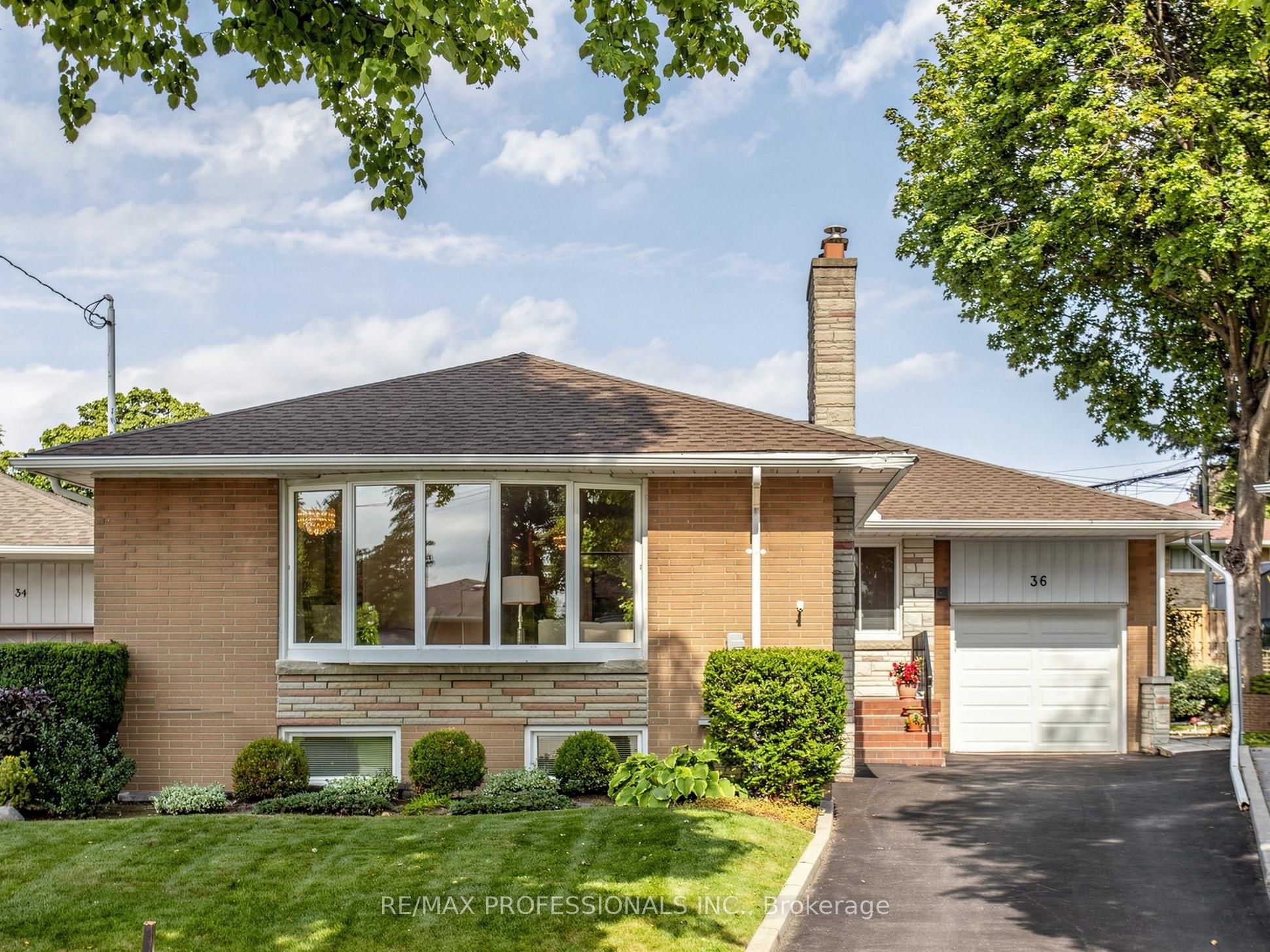 36 Tewsley Place, Toronto, ON M9P 1N7 photo 2