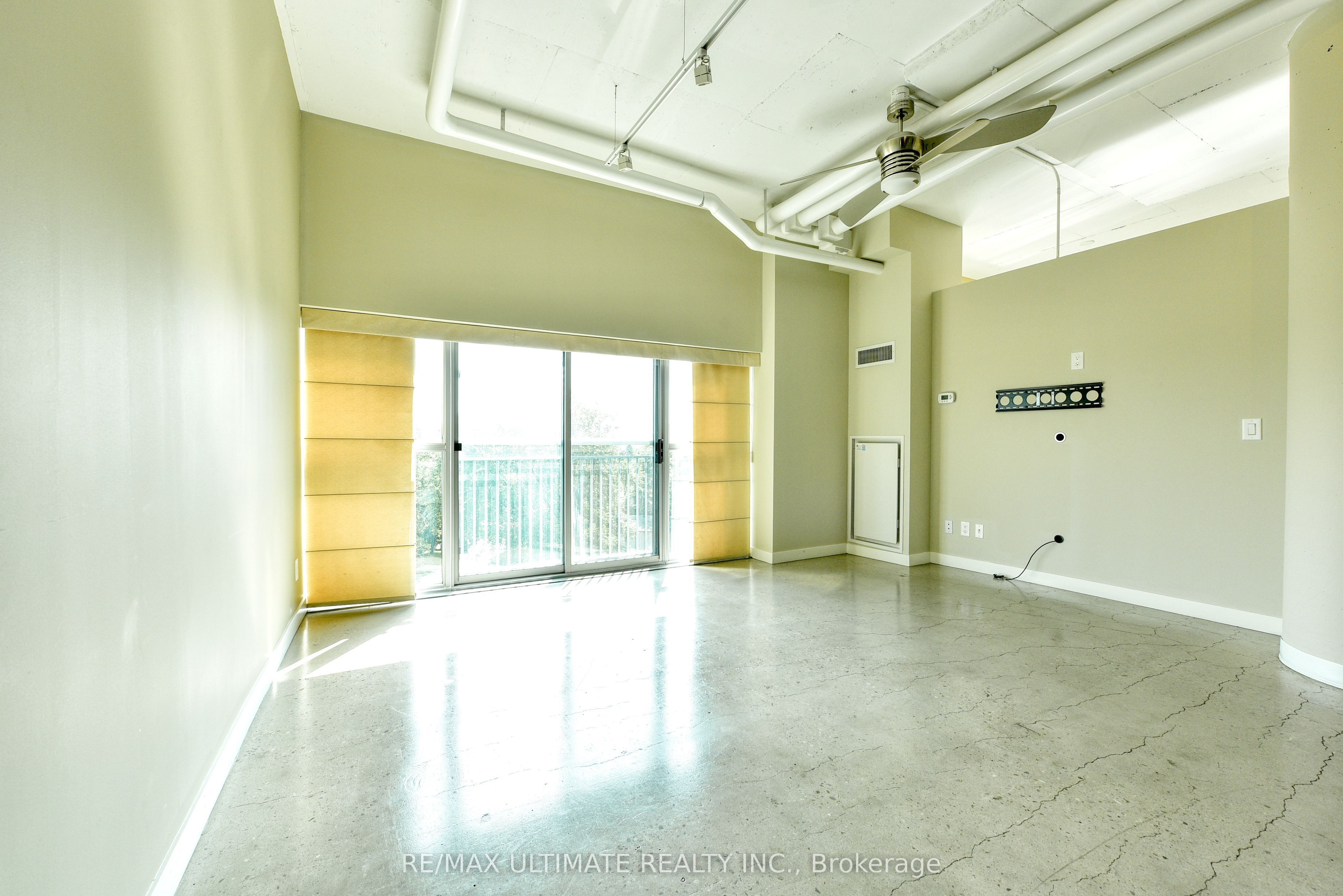 2 Fieldway Road 508, Toronto, ON M8Z 0B9 photo 2