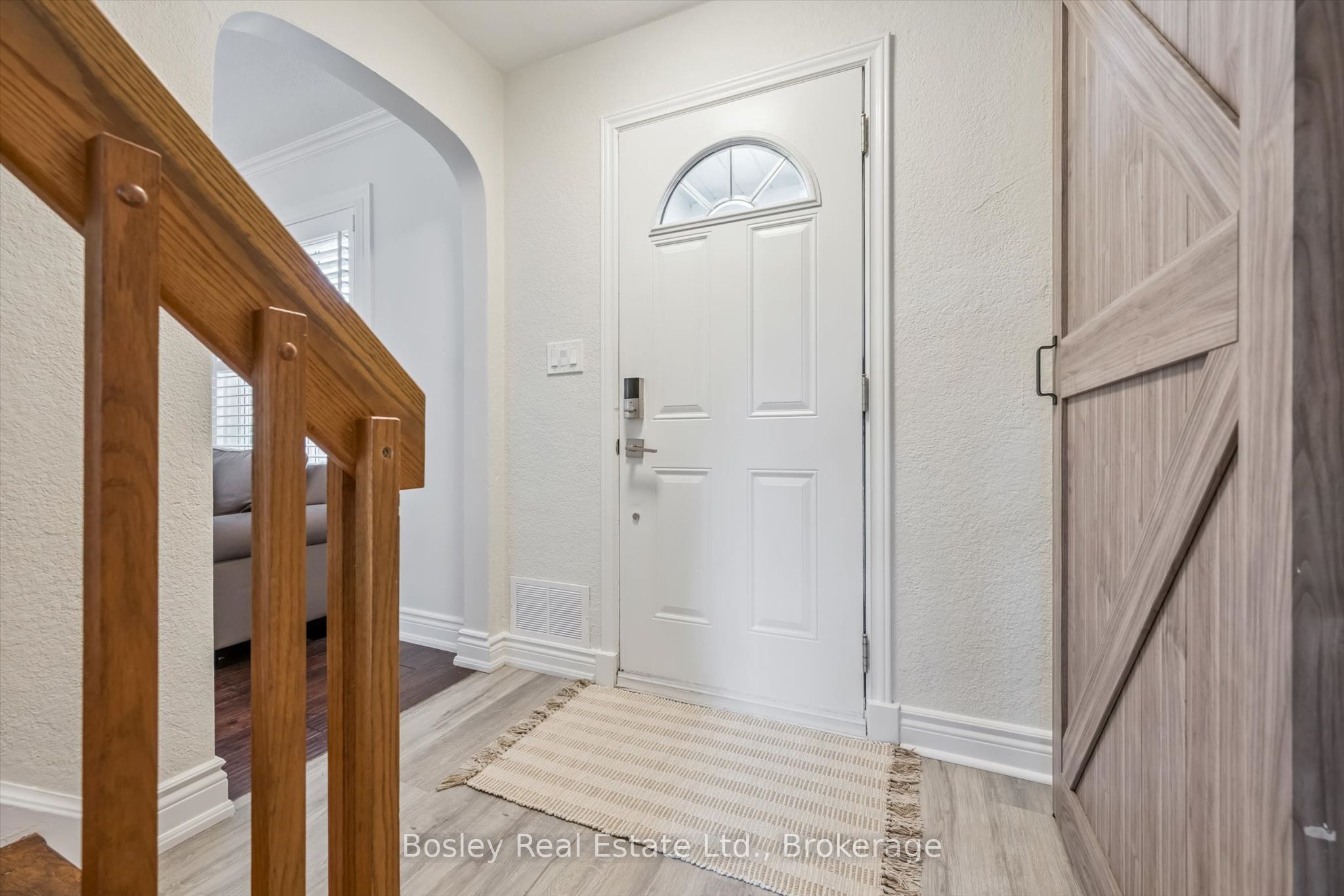 1010 Baldwin Road, Mississauga, ON L4Y 1J2 photo 3