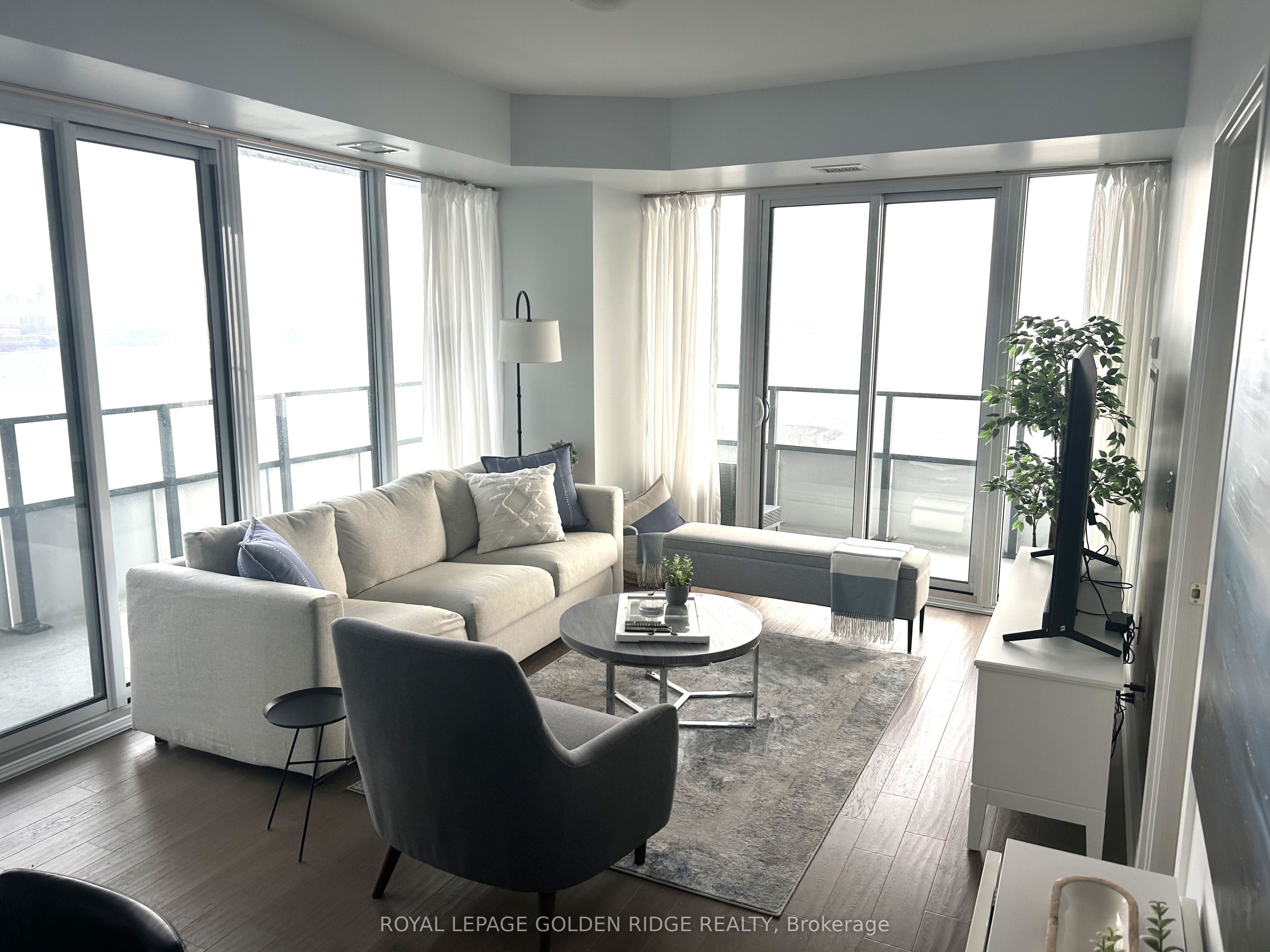 20 Shore Breeze Drive S 2607, Toronto, ON M8V 0C7 photo 2