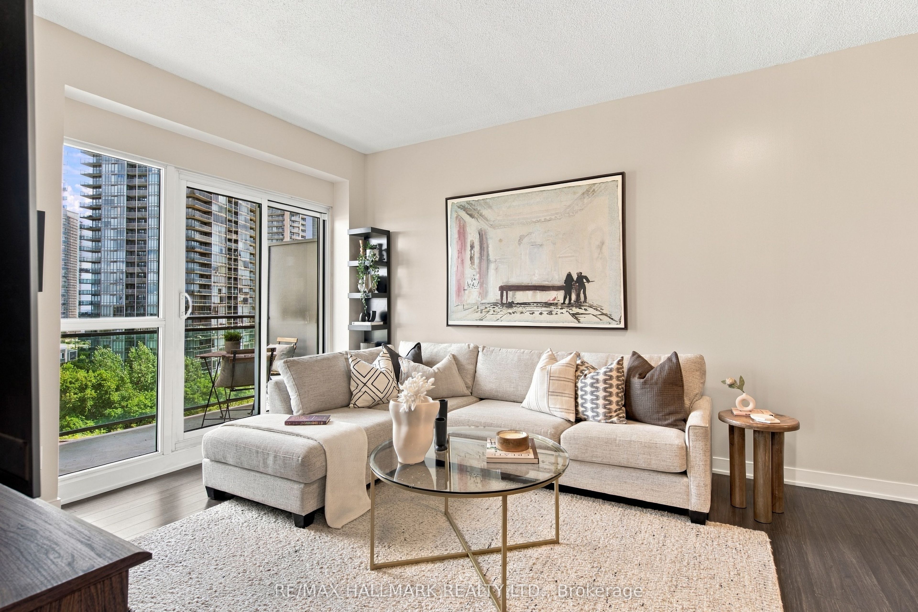 165 Legion Road N 824, Toronto, ON M8Y 0B3 photo 4