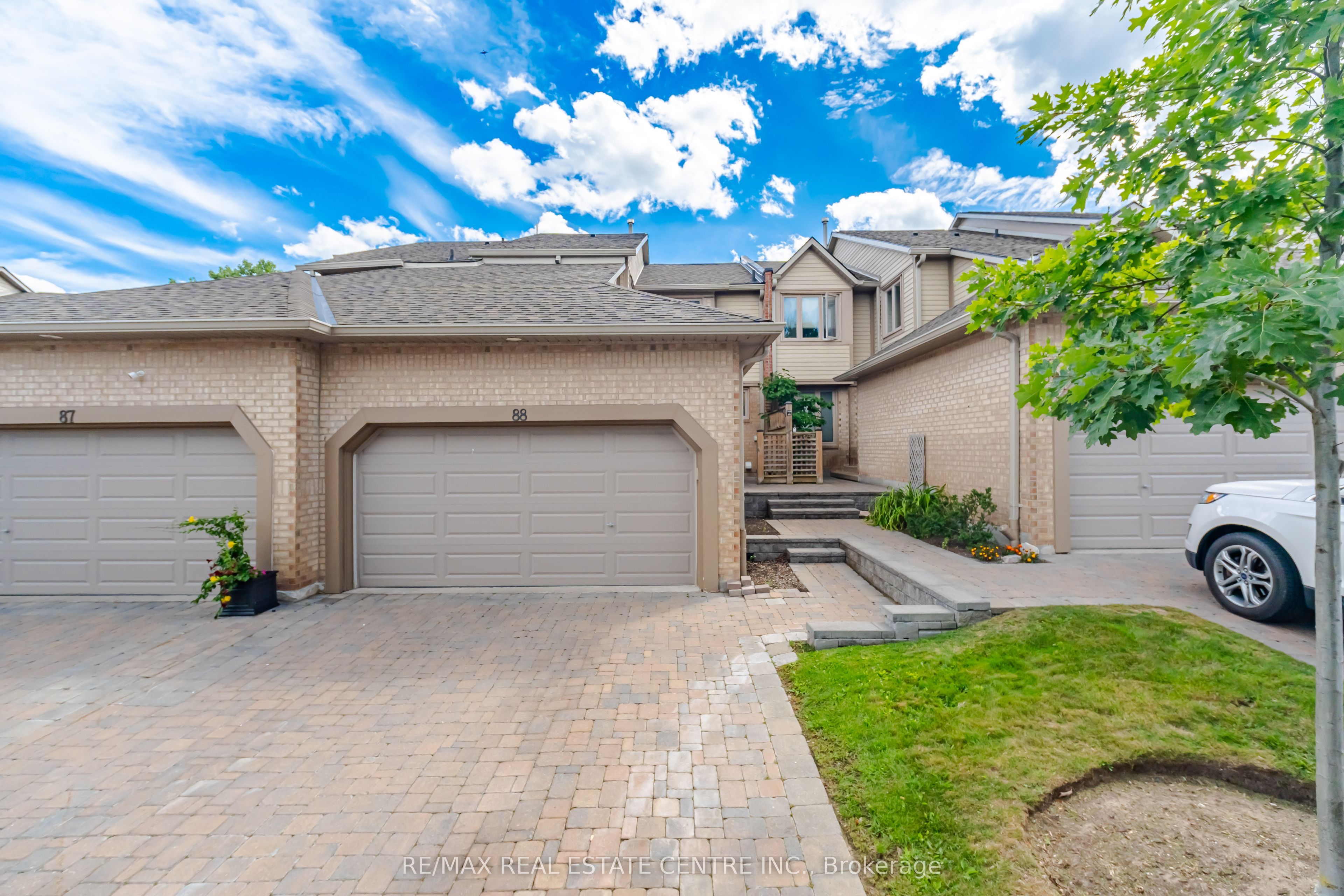 1725 The Chase 88, Mississauga, ON L5M 4N3