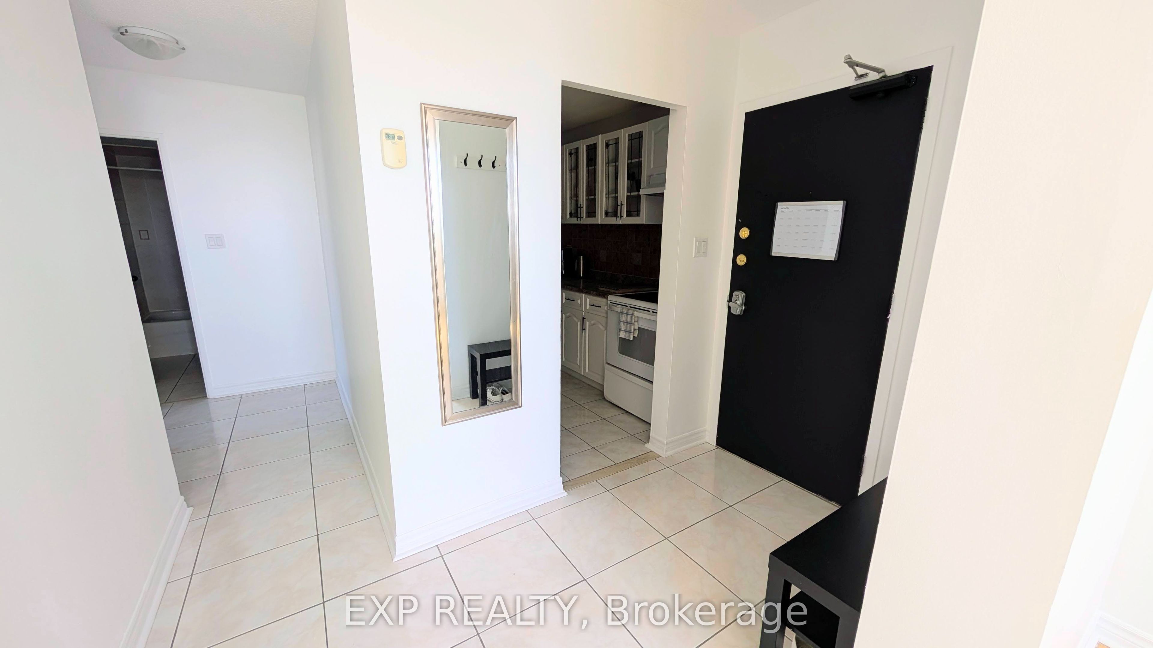 320 Dixon Road 1813, Toronto, ON M9R 1S8 photo 2