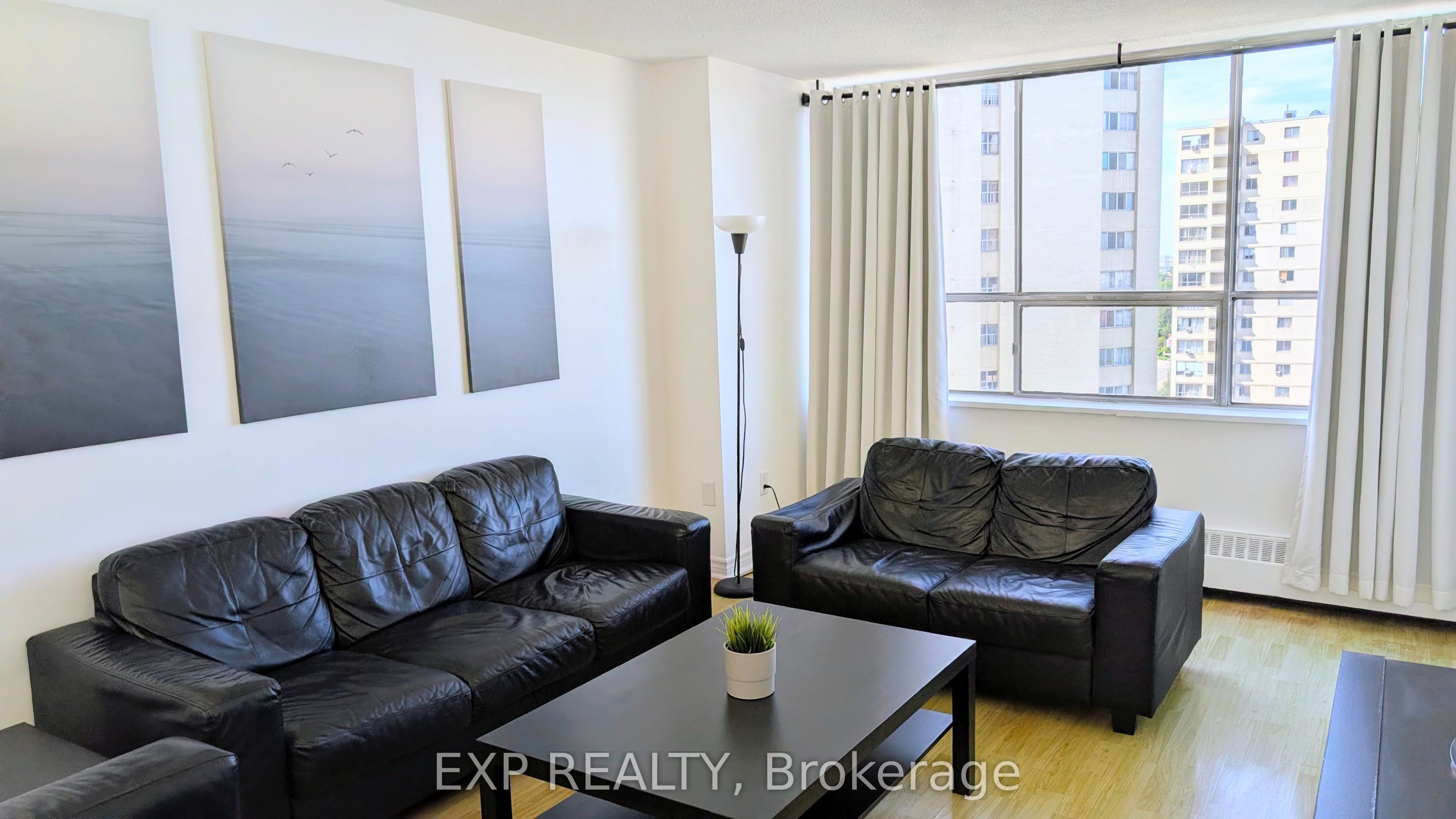 320 Dixon Road 1813, Toronto, ON M9R 1S8 photo 4