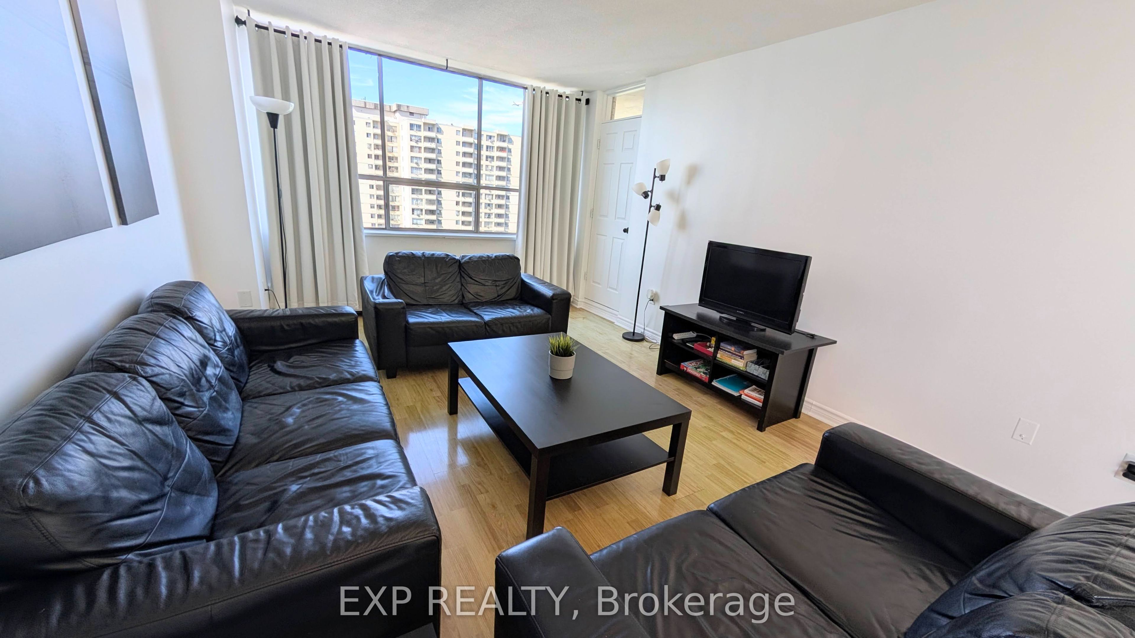 320 Dixon Road 1813, Toronto, ON M9R 1S8 photo 5