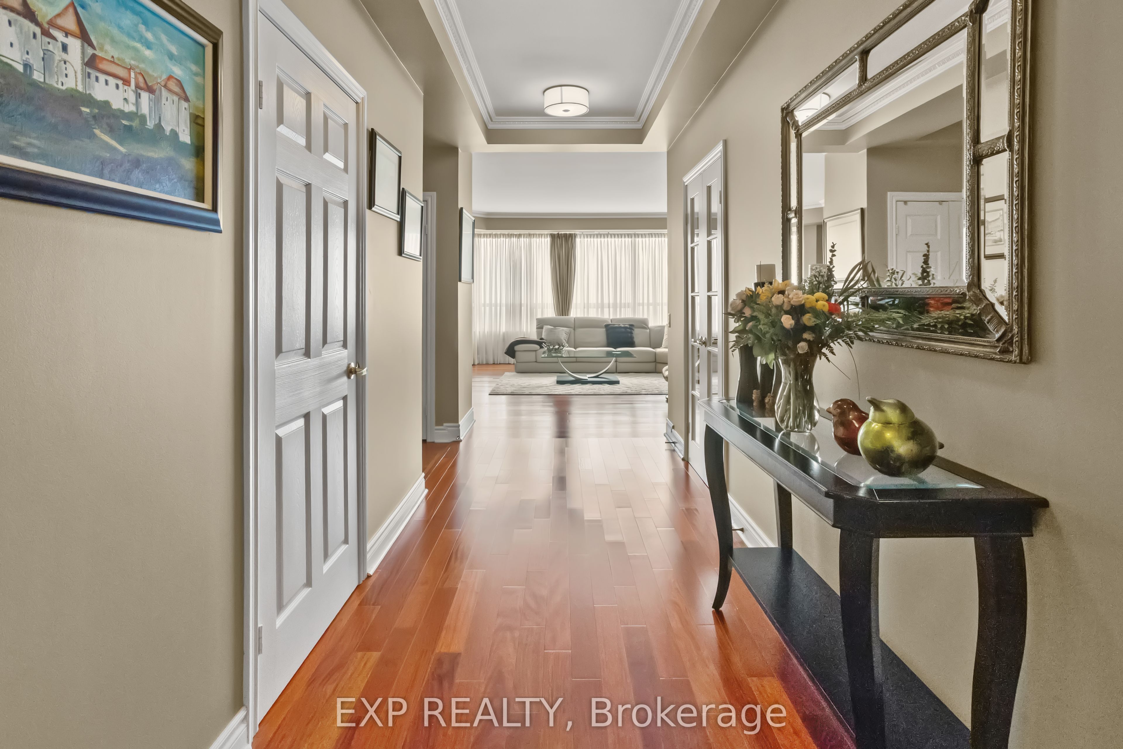 25 Kingsbridge Garden Circle 2709, Mississauga, ON L5R 4B1 photo 2