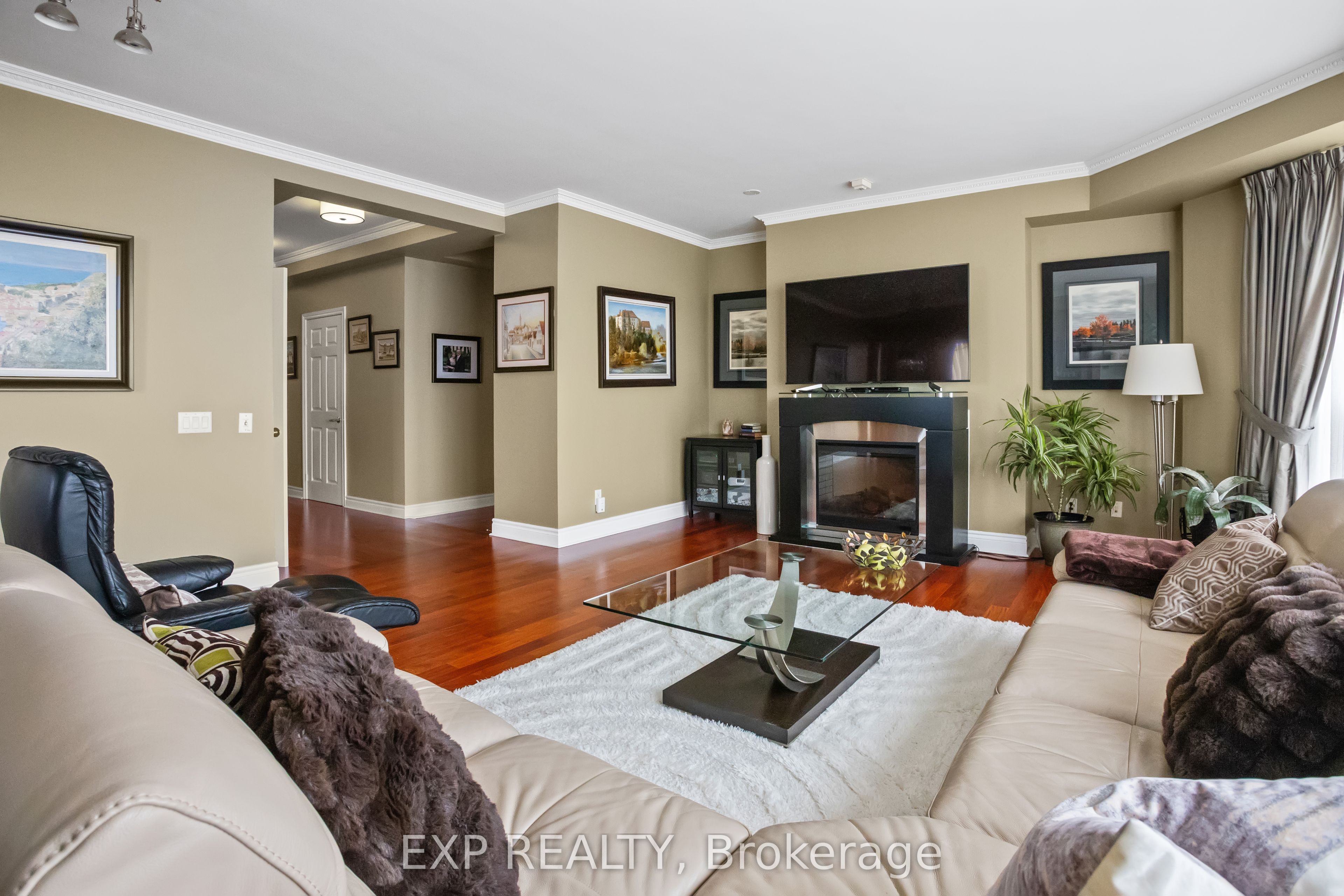 25 Kingsbridge Garden Circle 2709, Mississauga, ON L5R 4B1 photo 4