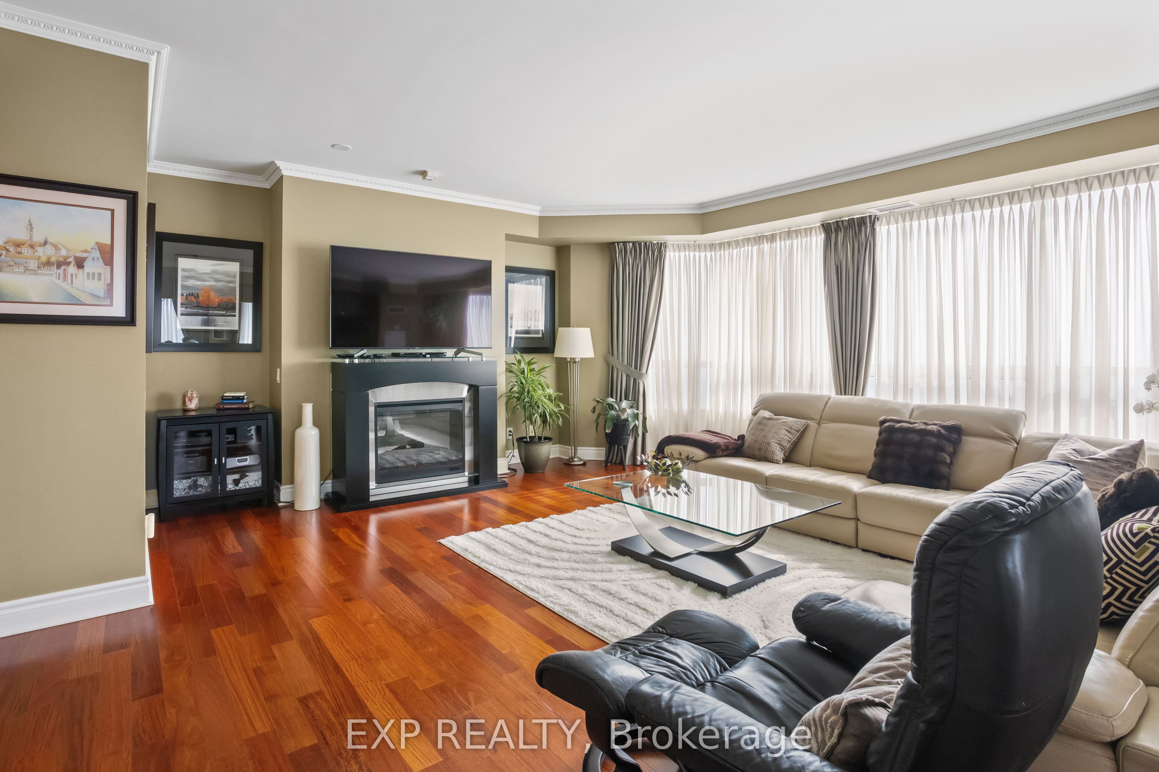 25 Kingsbridge Garden Circle 2709, Mississauga, ON L5R 4B1 photo 5