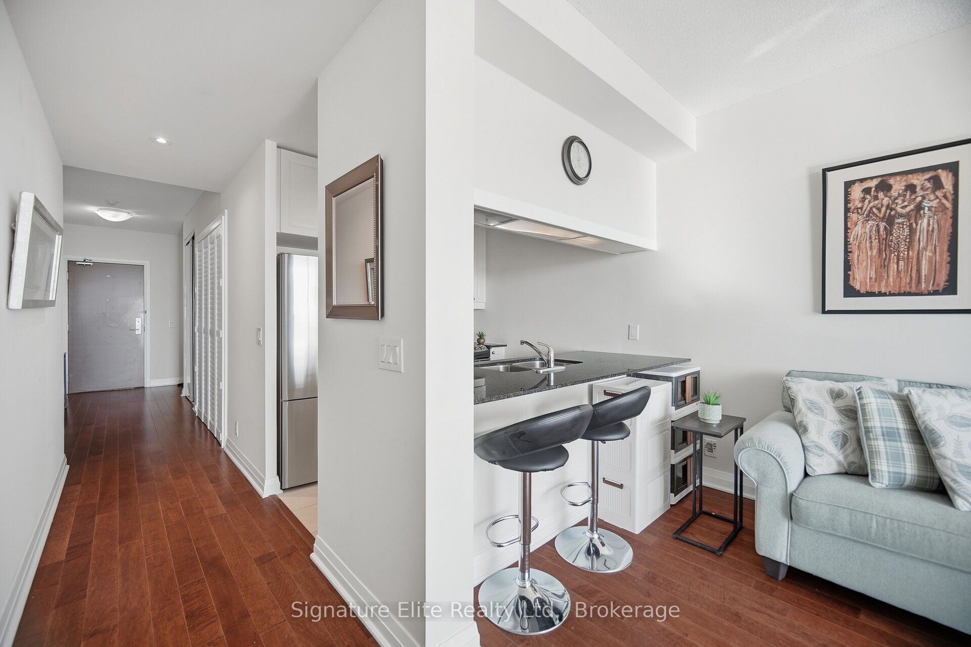 1055 Southdown Road 1501, Mississauga, ON L5J 0A3 photo 4