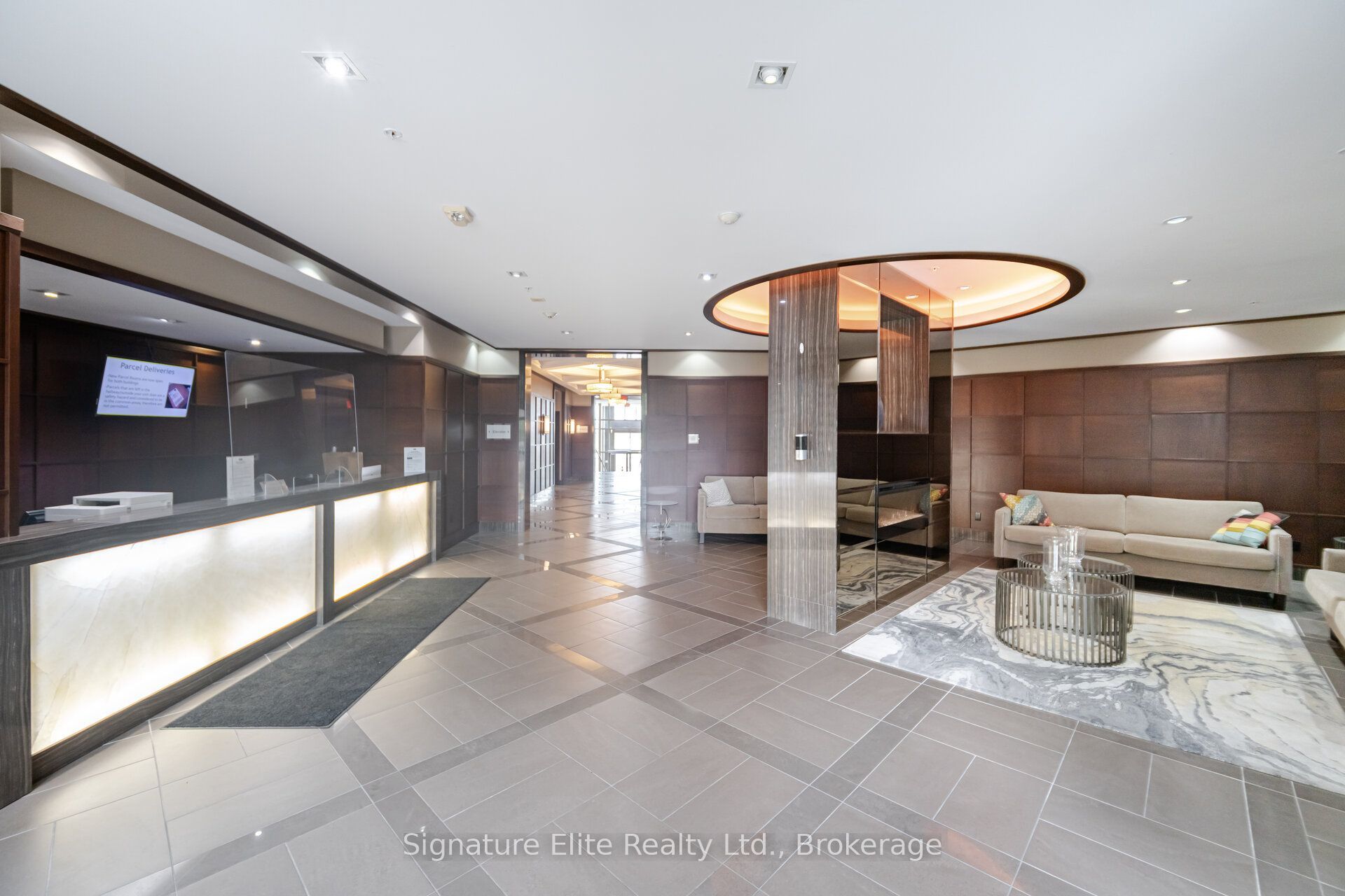 2480 Prince Michael Drive 428, Oakville, ON L6H 0H1 photo 3