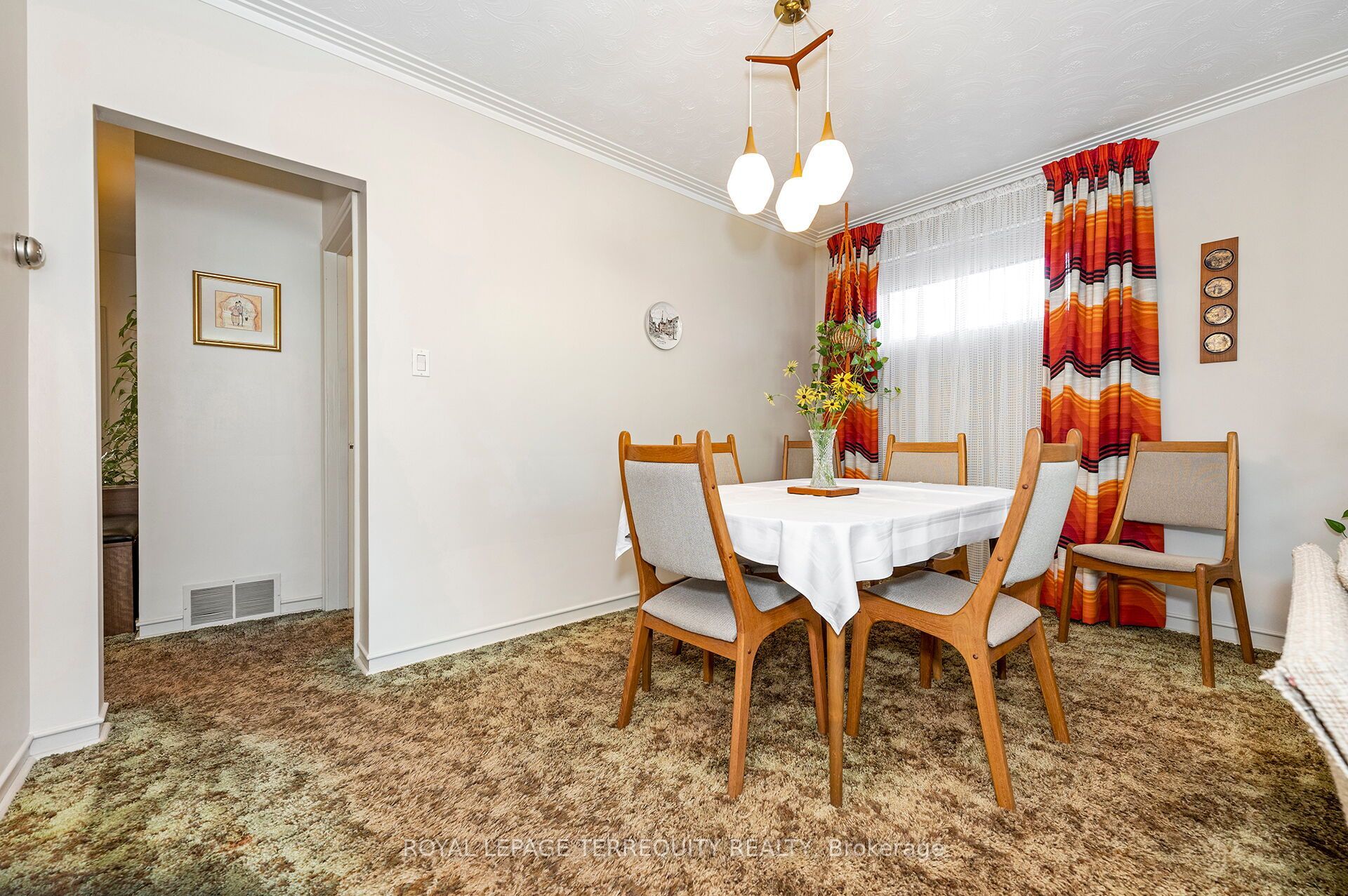 11 Picton Crescent, Toronto, ON M3K 1W4 photo 4