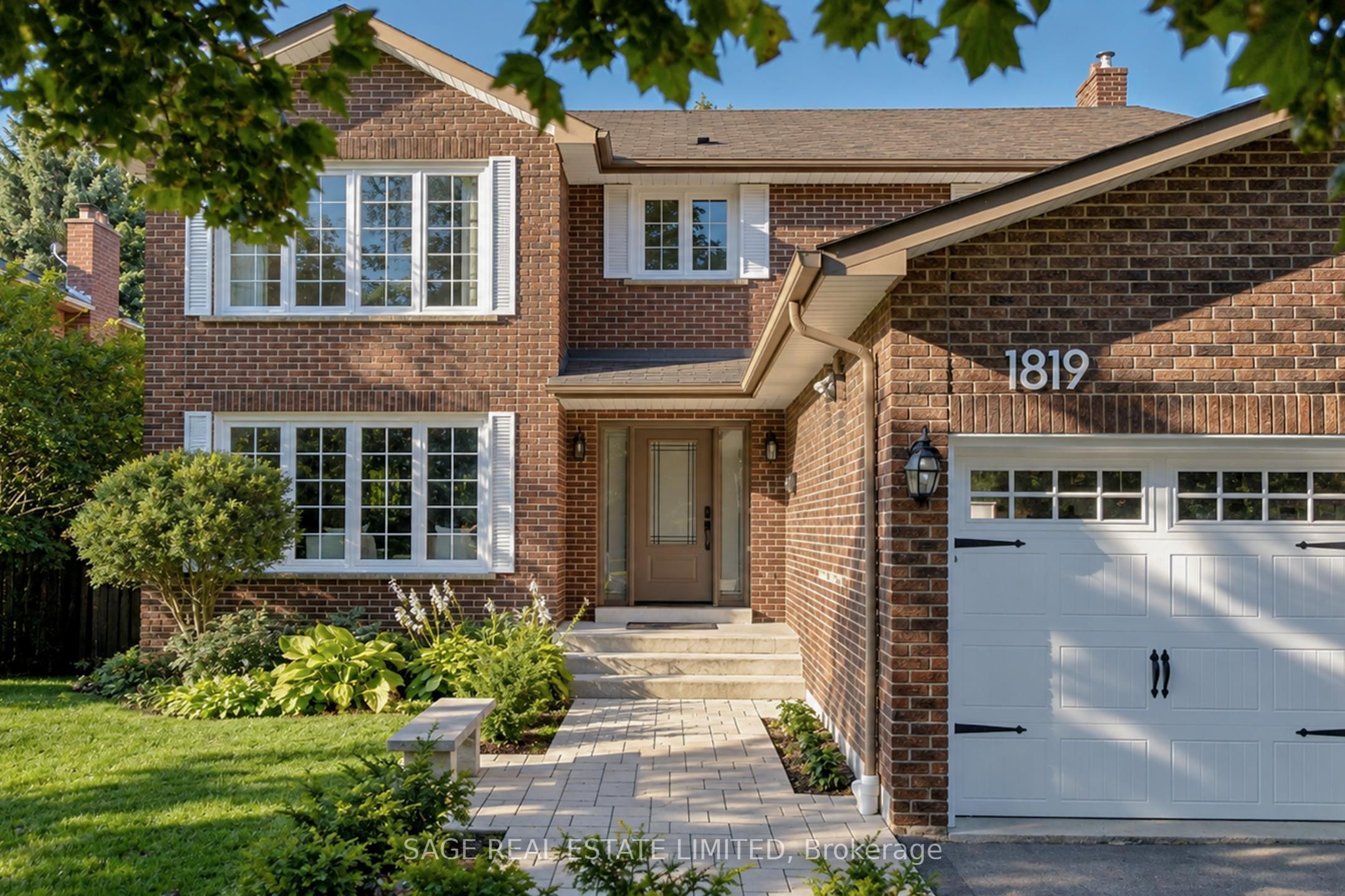 1819 Friar Tuck Court, Mississauga, ON L5K 2L4 photo 3