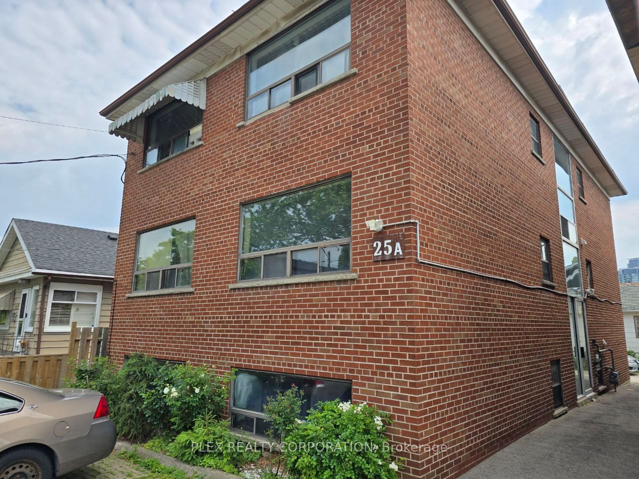 25A Milton Street 2, Toronto, ON M8Y 2X7
