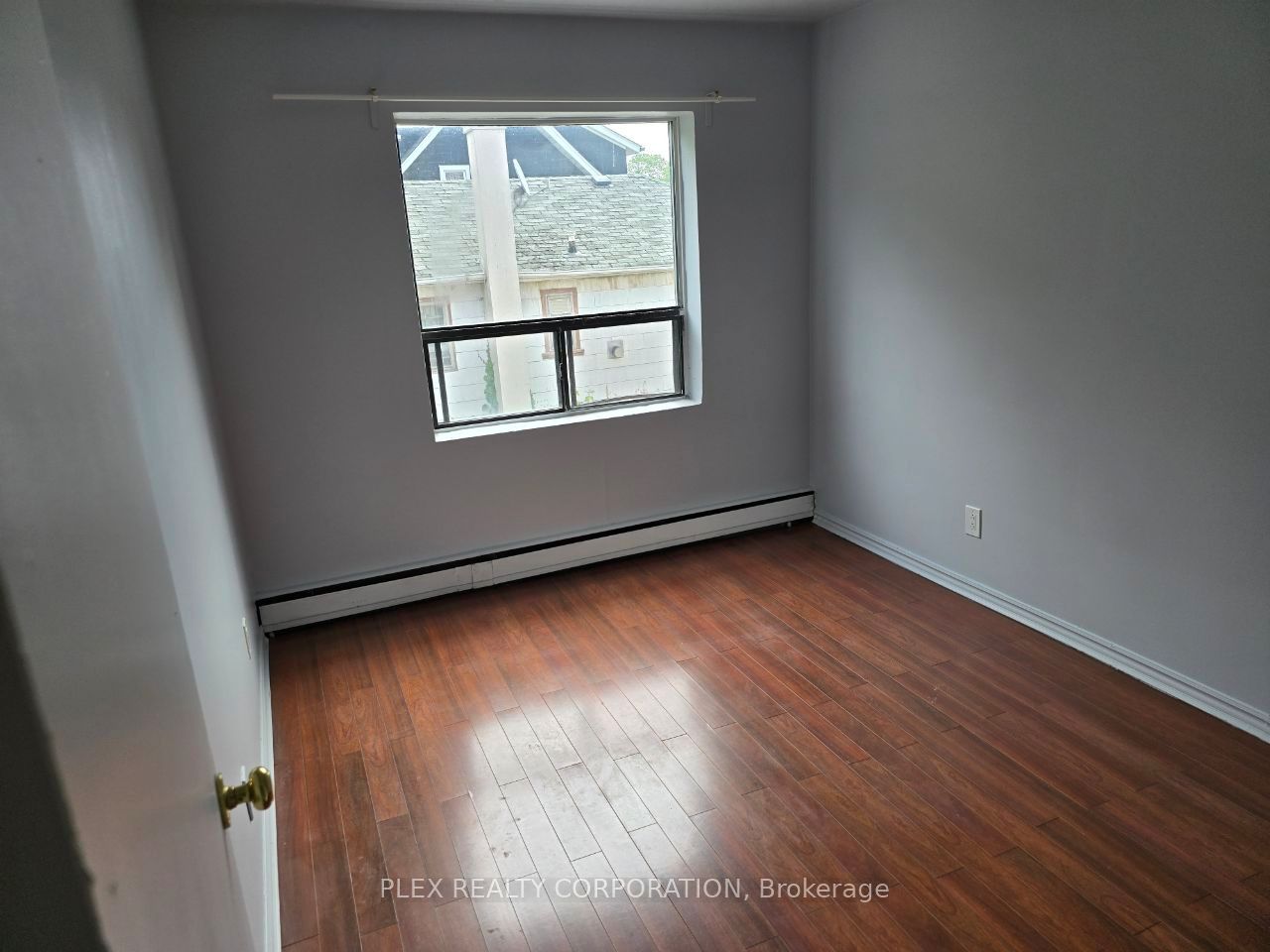 25A Milton Street 2, Toronto, ON M8Y 2X7 photo 4