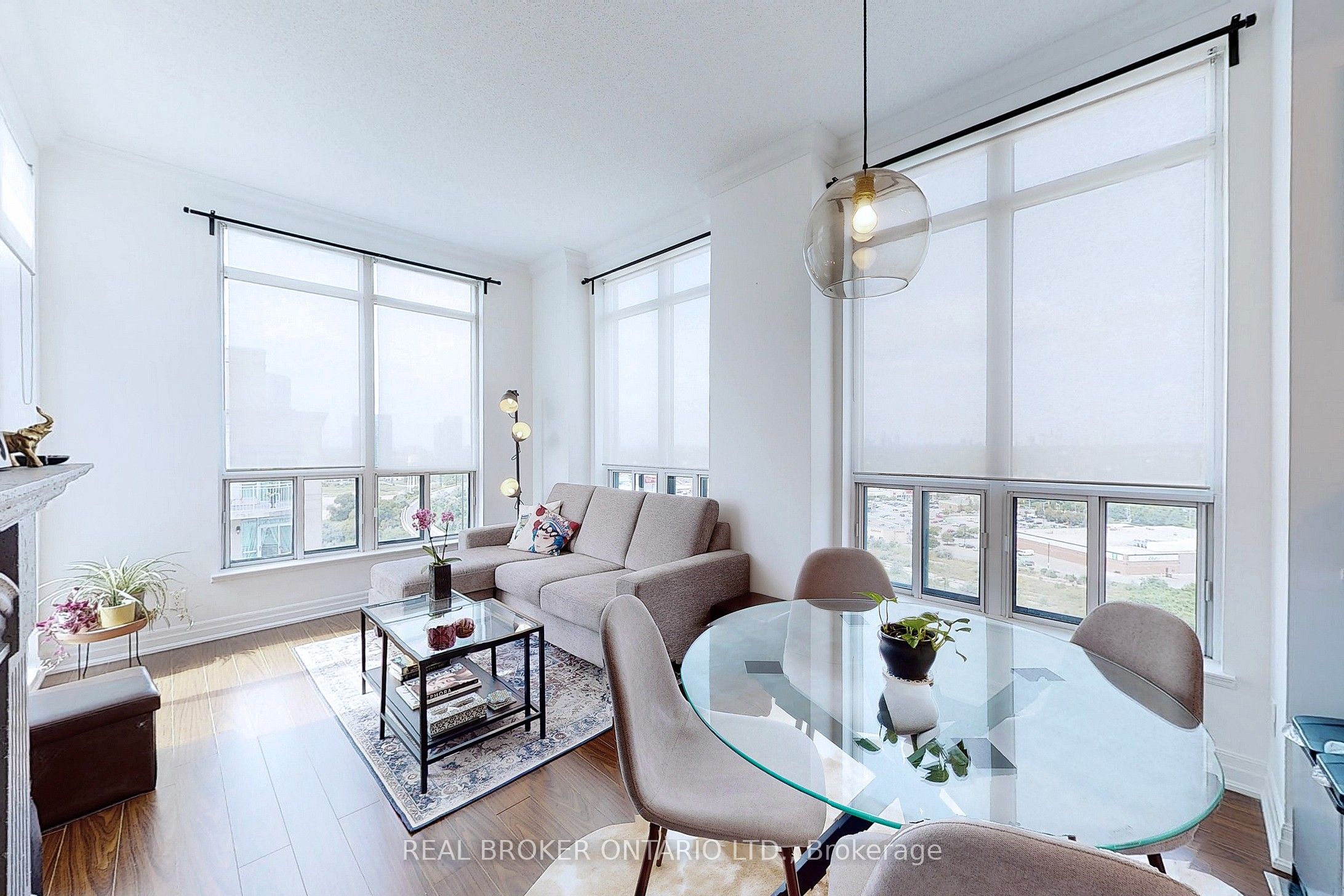 2087 Lake Shore Boulevard W PH7, Toronto, ON M8V 4G3 photo 3