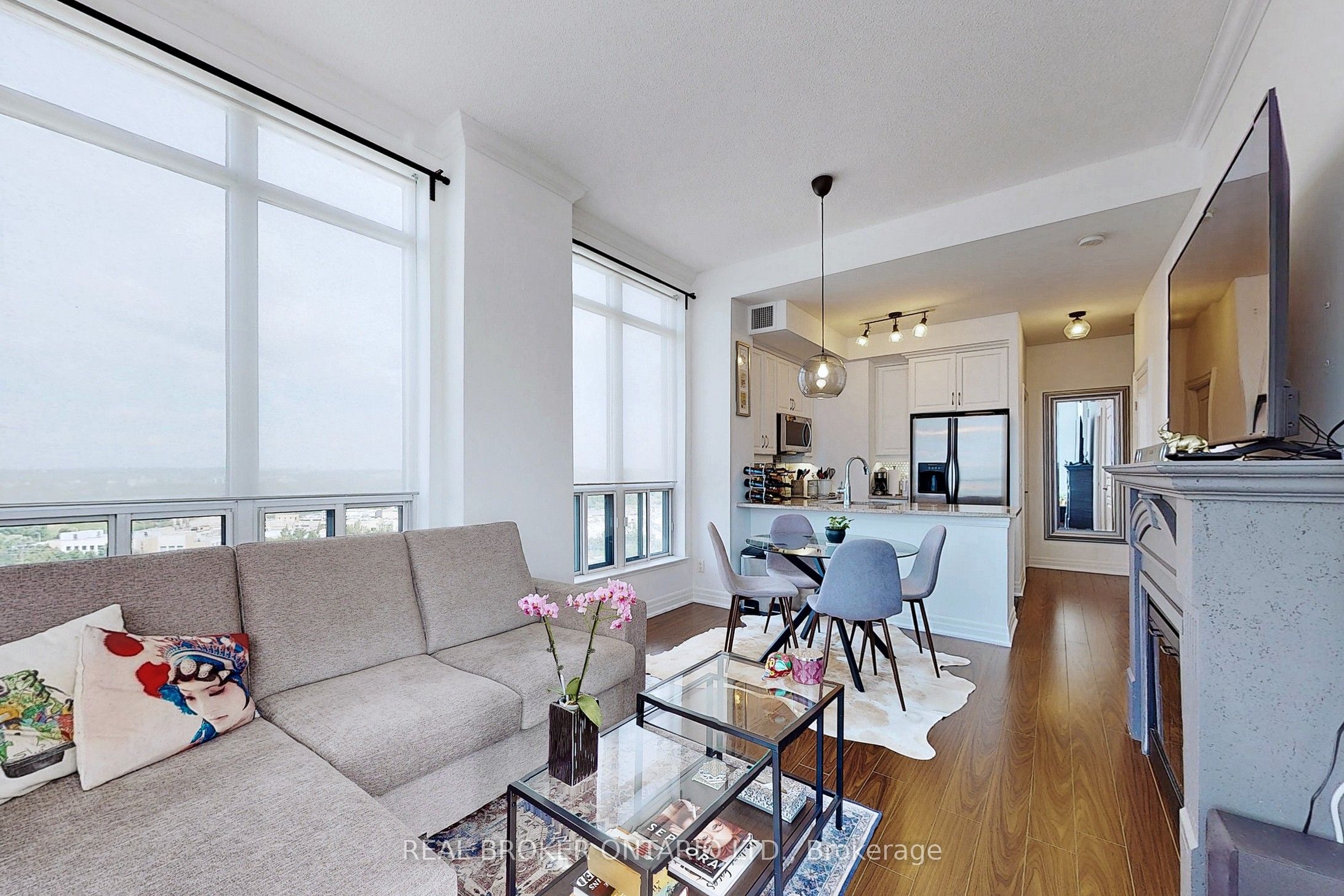 2087 Lake Shore Boulevard W PH7, Toronto, ON M8V 4G3 photo 4
