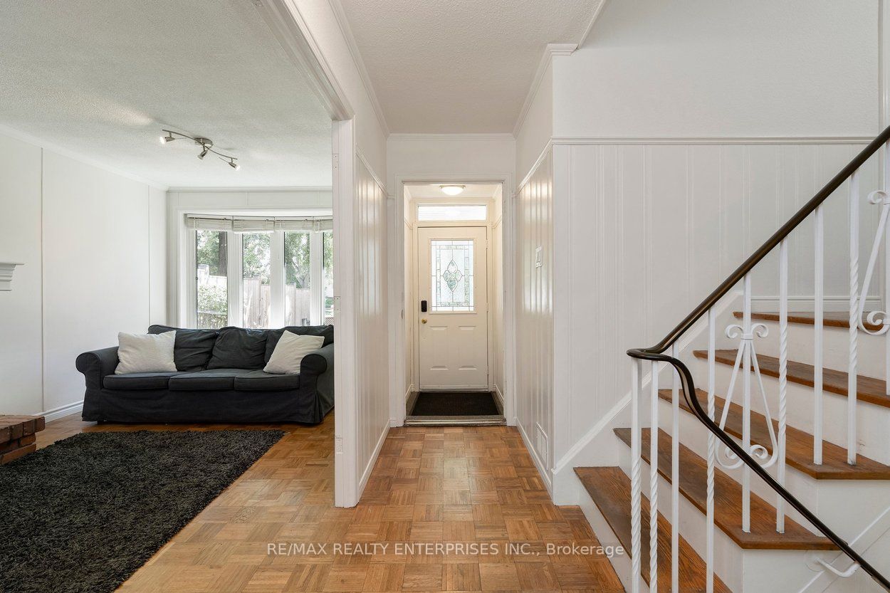 5081 Brady Avenue, Burlington, ON L7L 3X5 photo 3