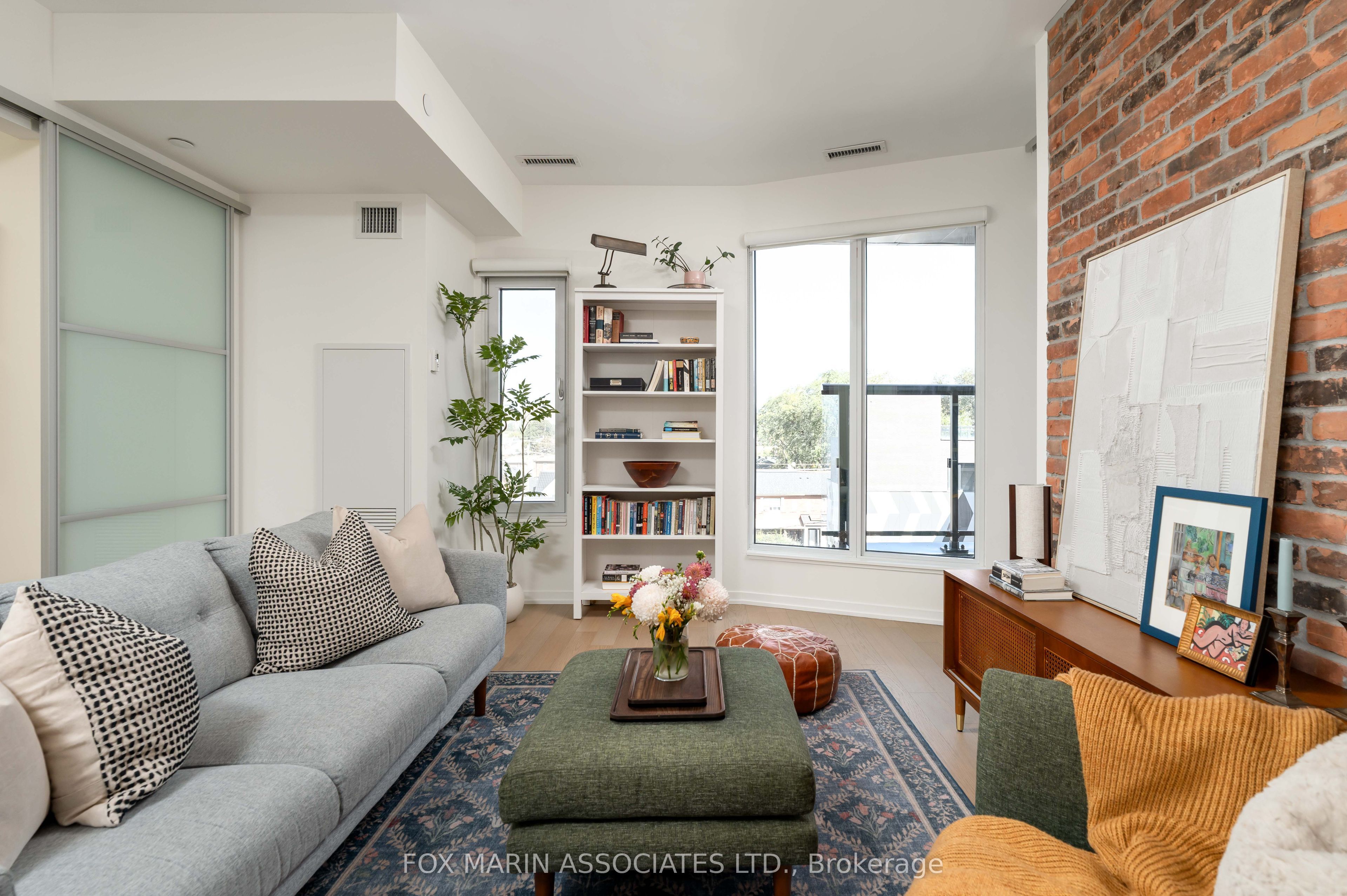 138 St Helens Avenue 512, Toronto, ON M6H 0B8 photo 3