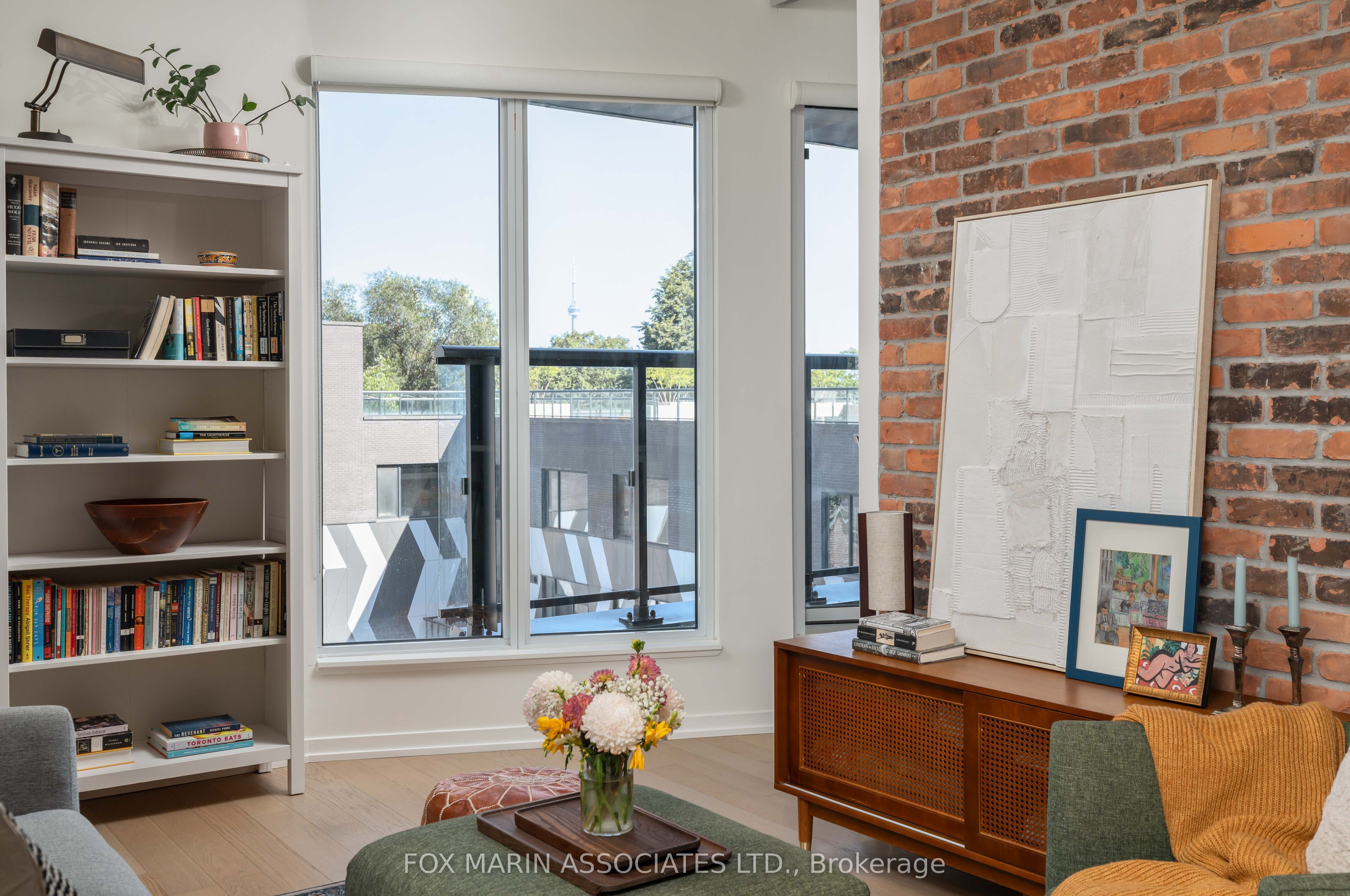 138 St Helens Avenue 512, Toronto, ON M6H 0B8 photo 4