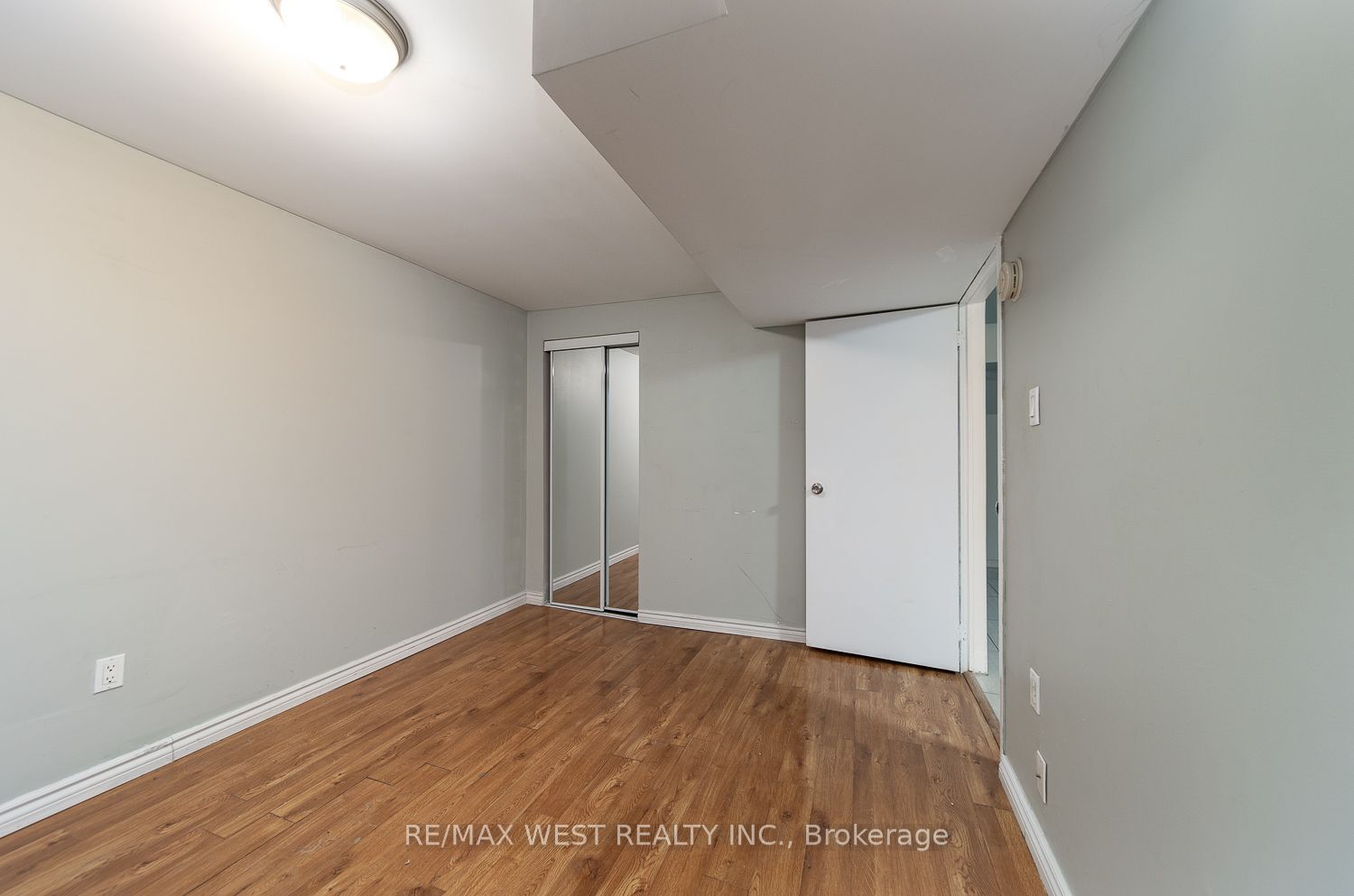 2534 Palisander Avenue, Mississauga, ON L5B 2L2 photo 4