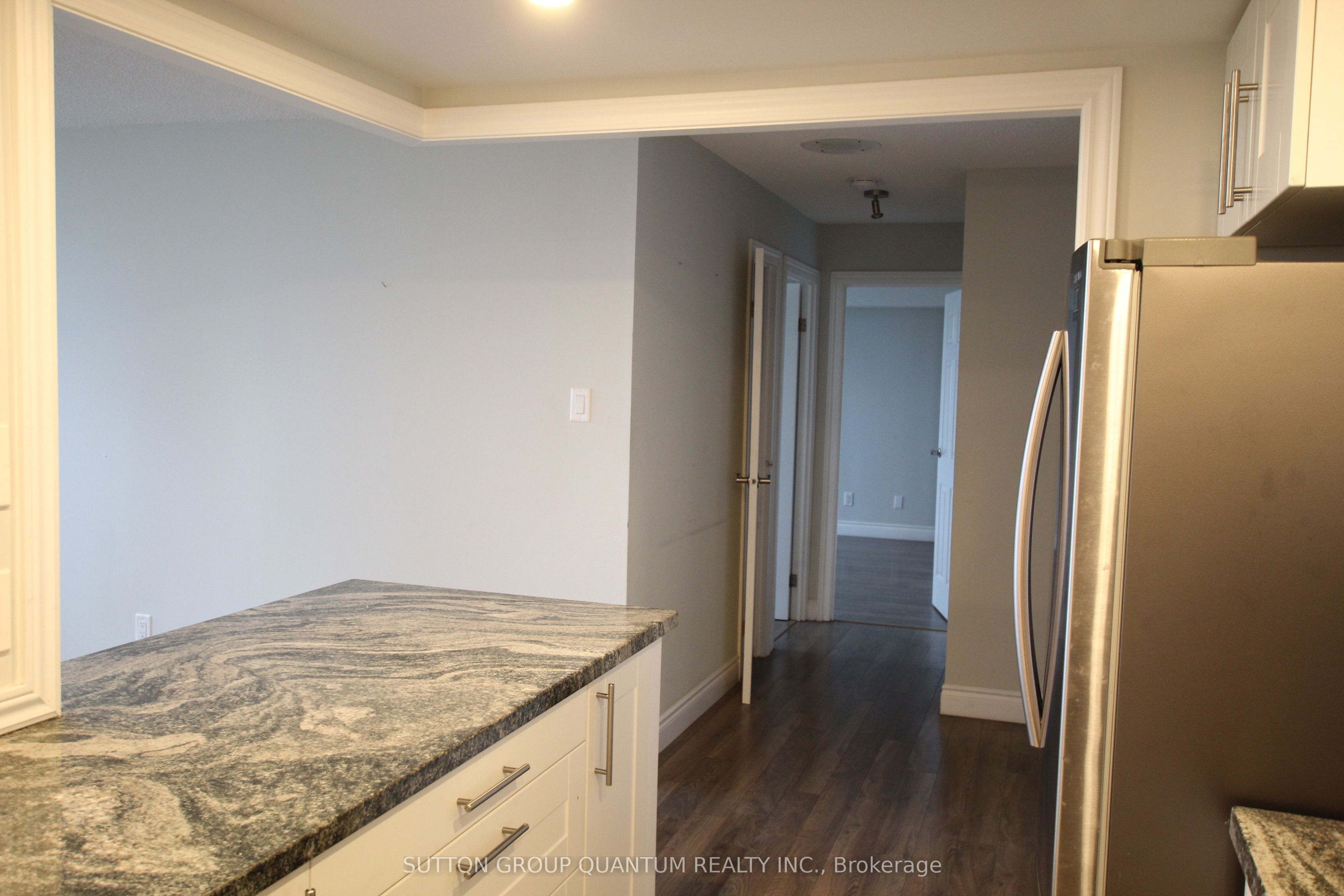 3700 Kaneff Crescent 808, Mississauga, ON L5A 4B8 photo 4