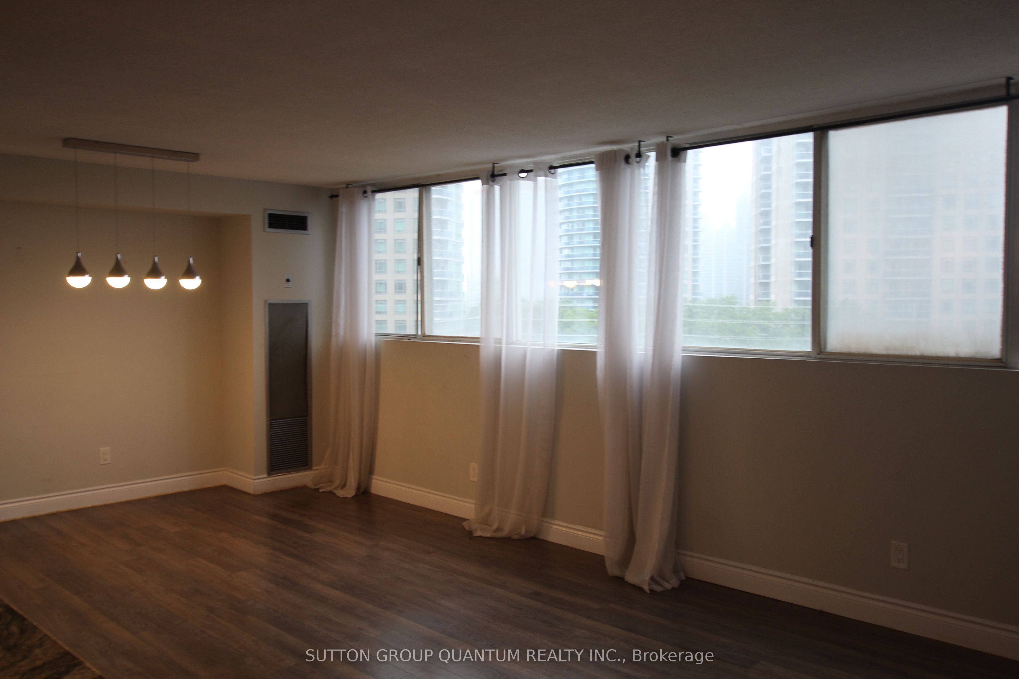 3700 Kaneff Crescent 808, Mississauga, ON L5A 4B8 photo 5