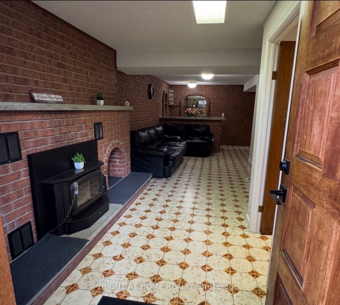 31 Whitburn Crescent Lower Level, Toronto, ON M3M 2S3 photo 5