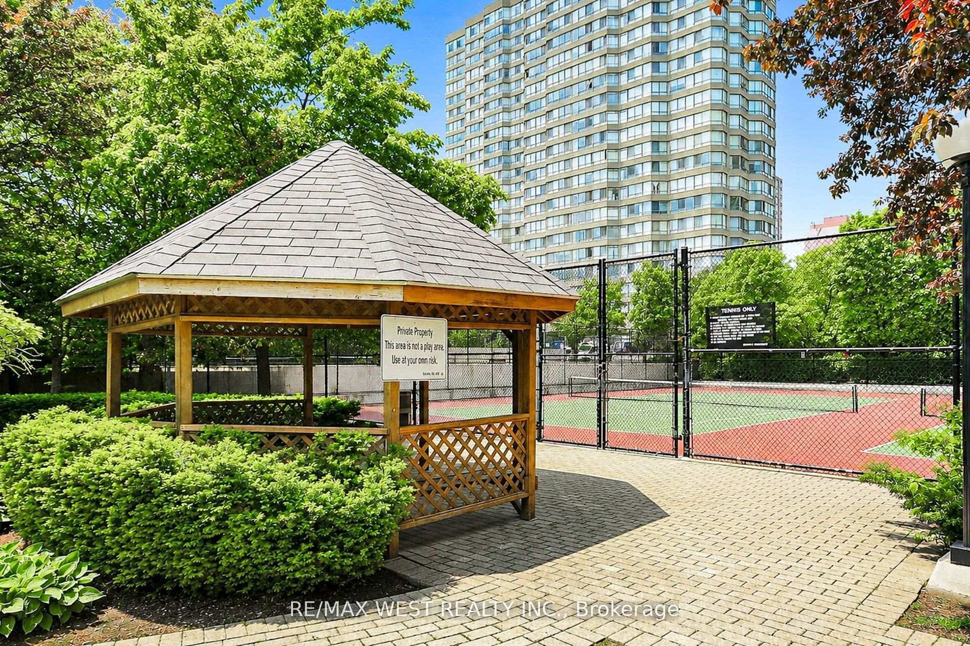55 Elm Drive W 1801, Mississauga, ON L5B 3Z3 photo 3