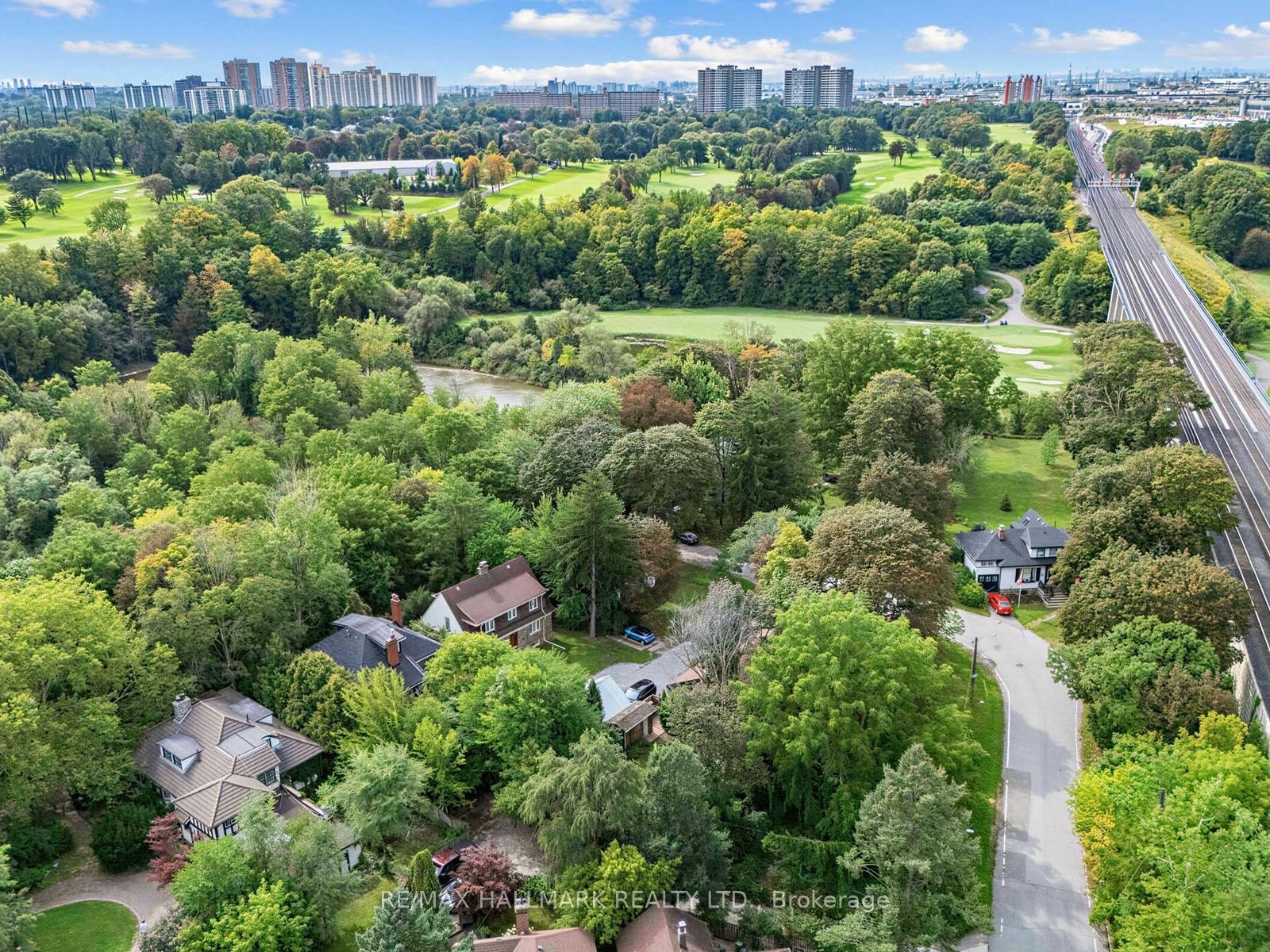7 Humberview Crescent, Toronto, ON M9N 1R6 photo 3