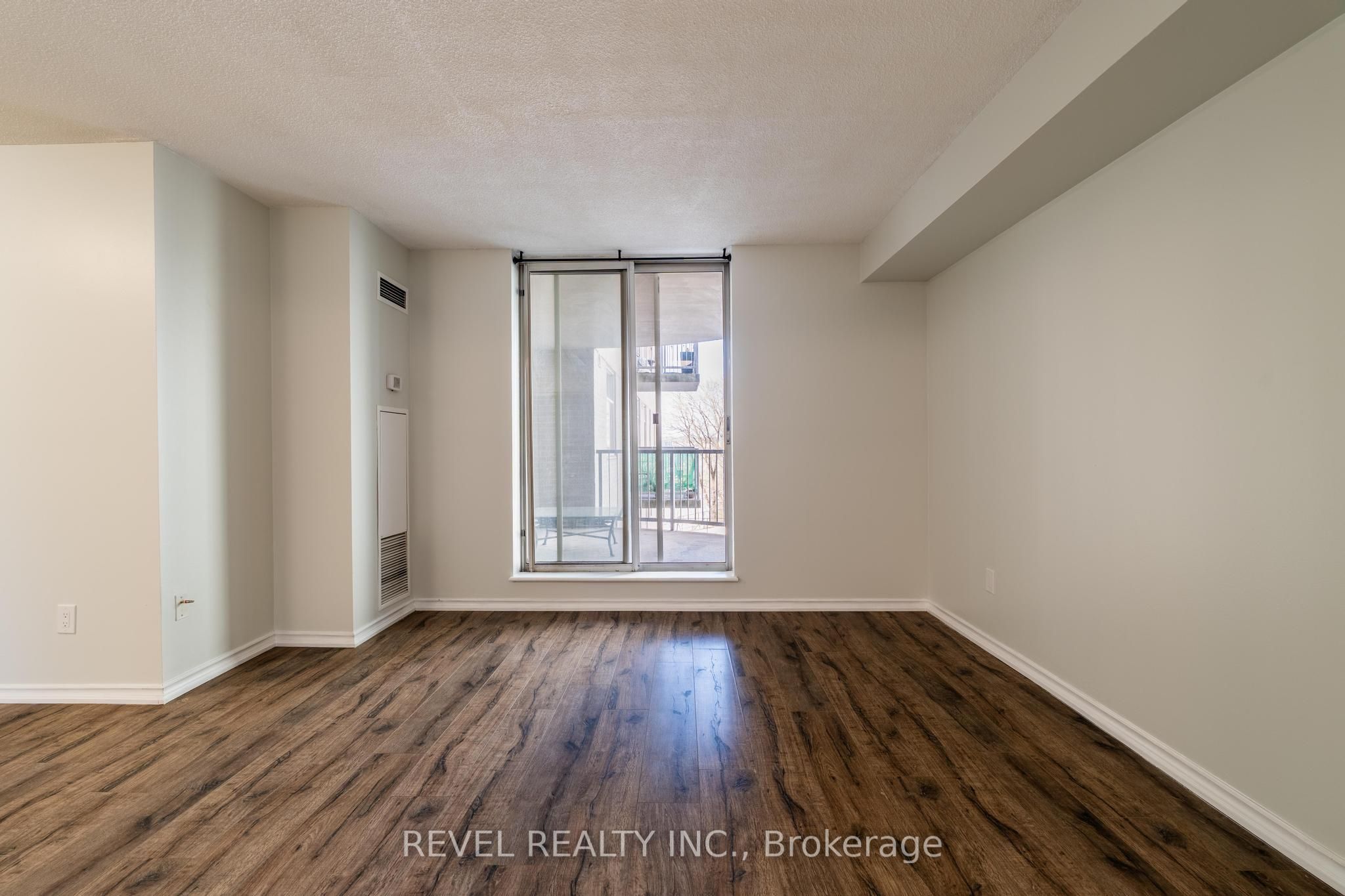 3559 Eglinton Avenue W 306, Toronto, ON M6M 5C6 photo 2